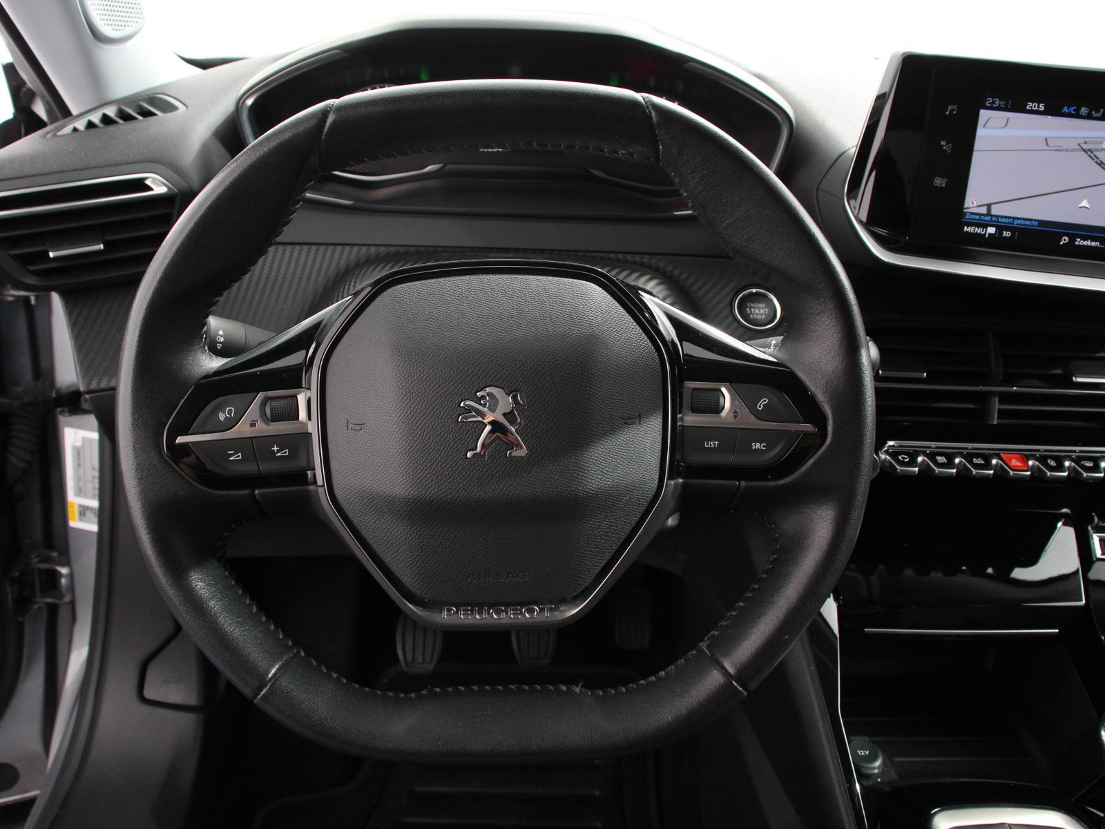 Peugeot 2008 1.2 PureTech Allure thumbnail 3