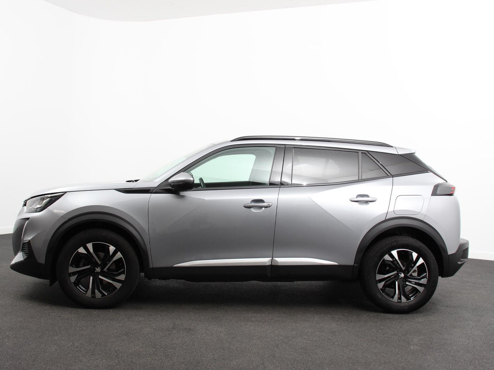 Peugeot 2008 1.2 PureTech Allure thumbnail 8