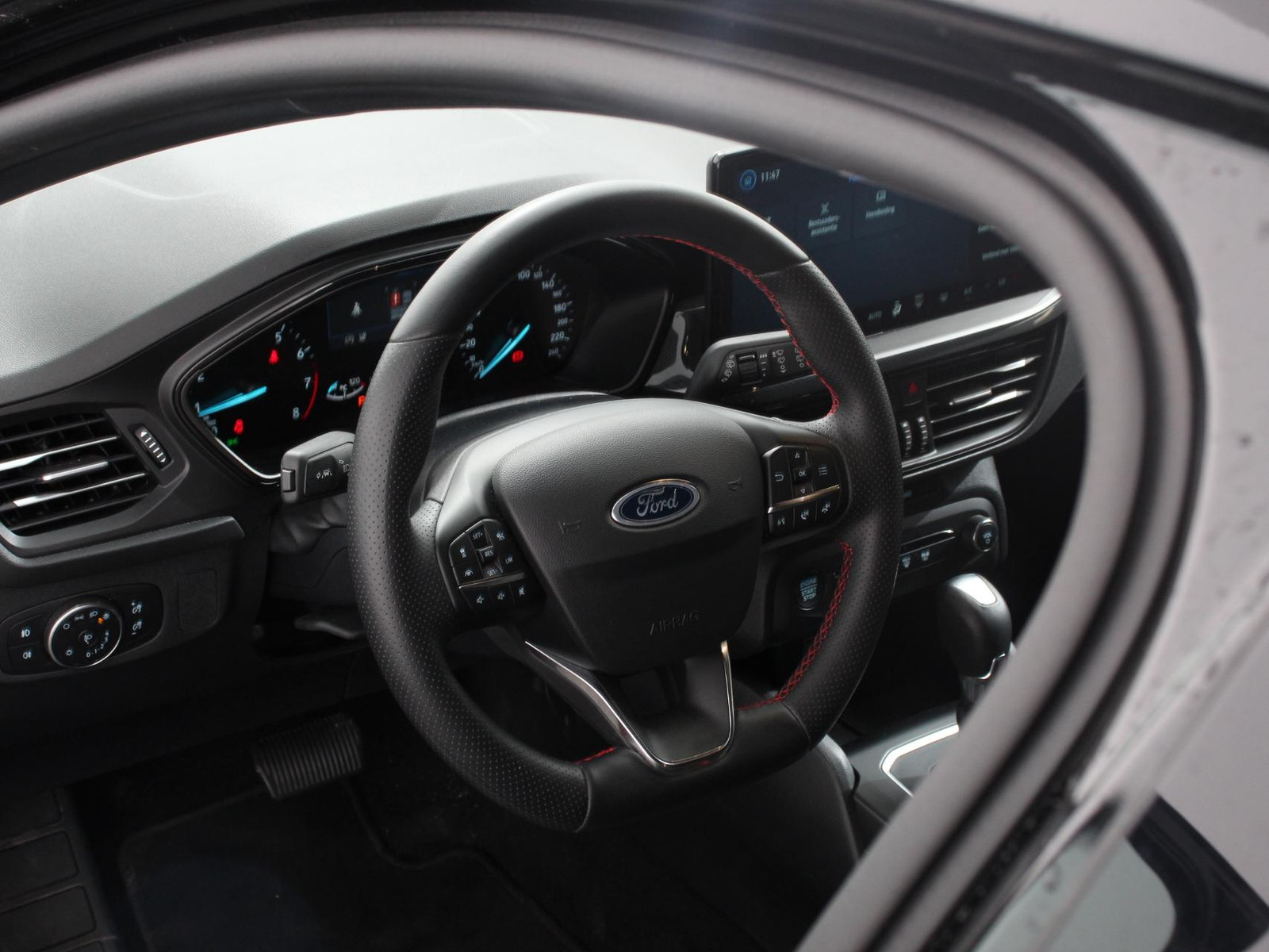 Ford Focus Wagon 1.0 EcoBoost Hybrid 155pk Automaat ST Line