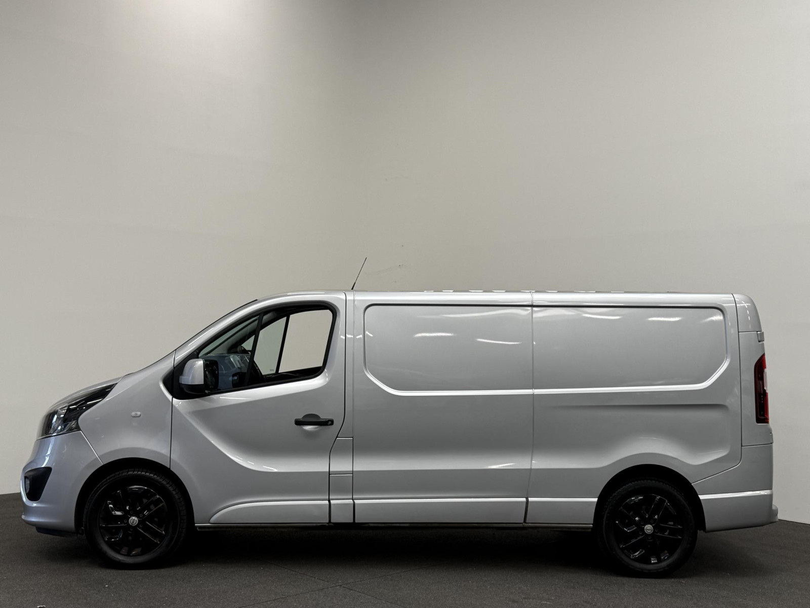 Opel Vivaro 1.6 CDTI L2H1 Sport EcoFlex thumbnail 2