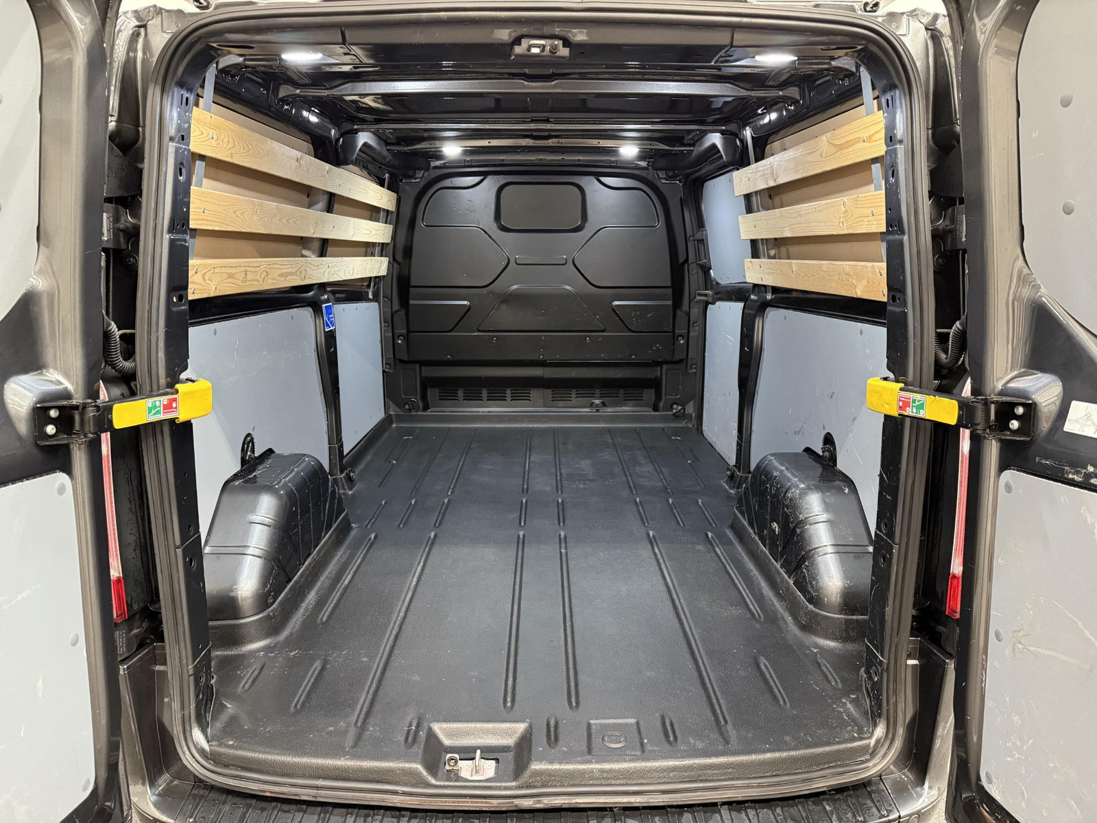 Ford Transit Custom 320 2.0 TDCI L2H1 Sport 170PK thumbnail 6
