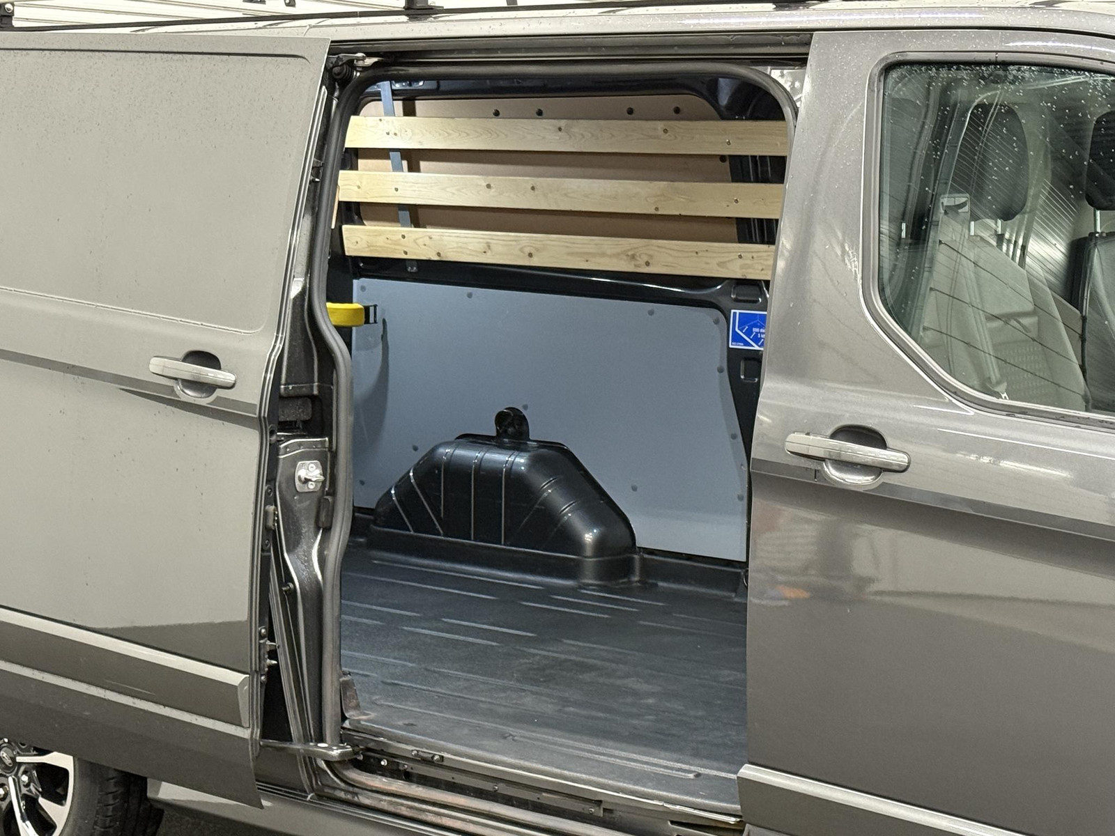 Ford Transit Custom 320 2.0 TDCI L2H1 Sport 170PK thumbnail 2