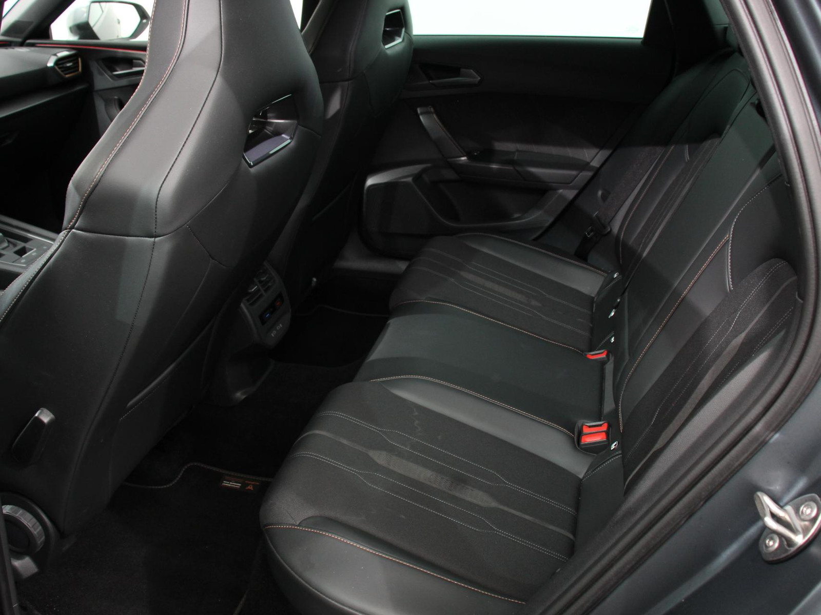 CUPRA Leon Sportstourer 1.4 e-Hybrid PHEV Automaat VZ Business thumbnail 8