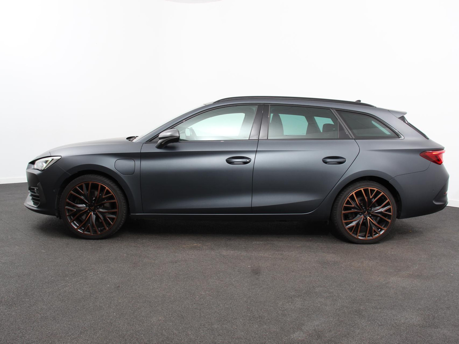 CUPRA Leon Sportstourer 1.4 e-Hybrid PHEV Automaat VZ Business thumbnail 3