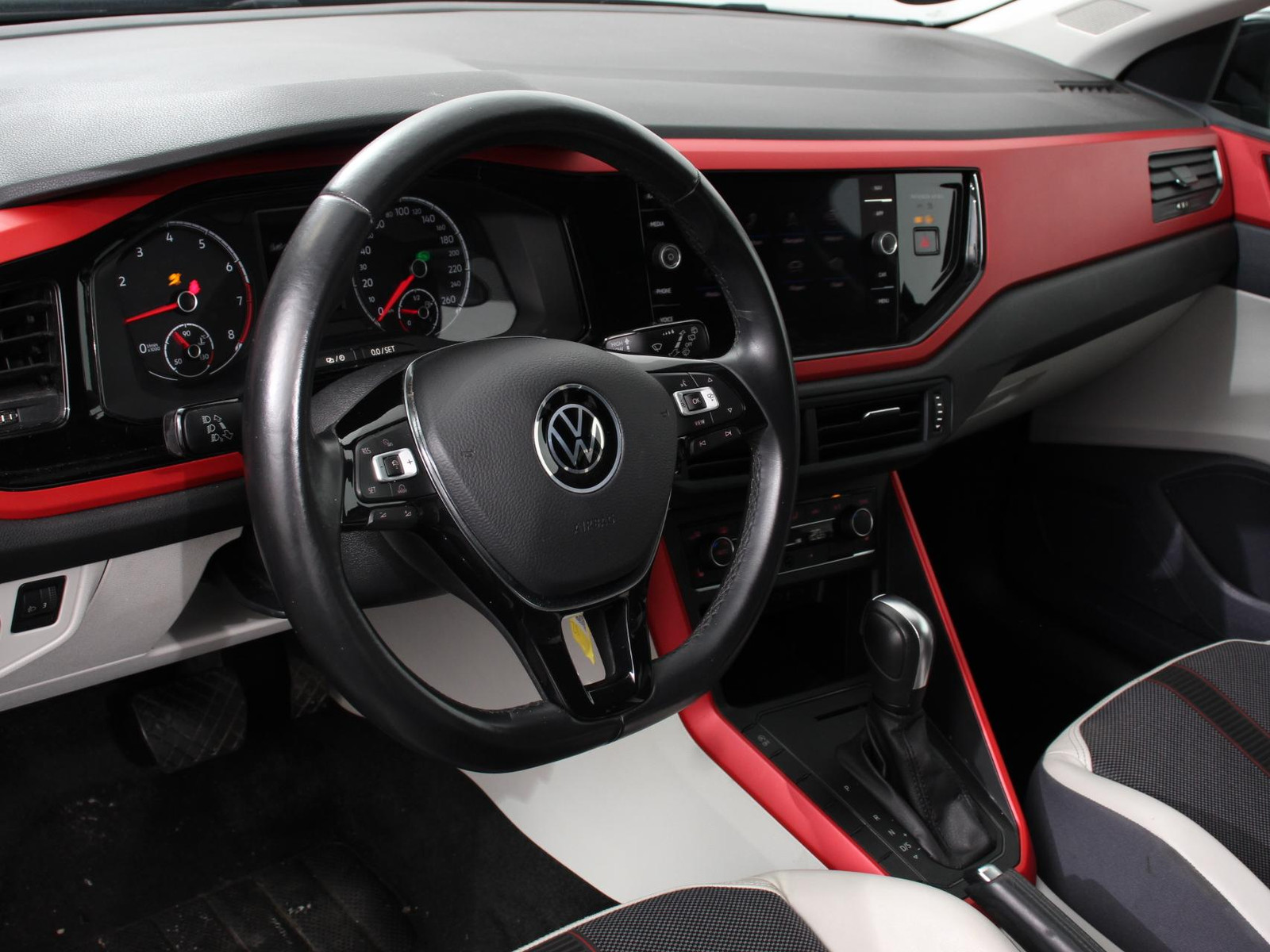 Volkswagen Polo 1.0 TSI Automaat Comfort Sport-Line thumbnail 4