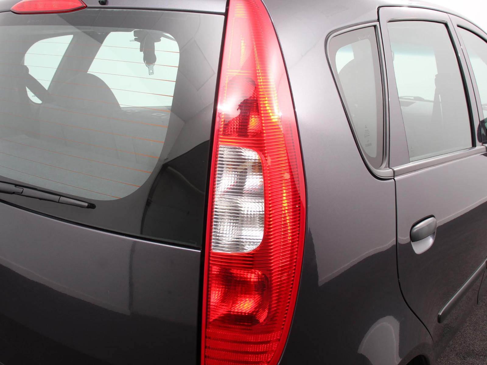Mitsubishi Colt 1.5 Automaat Invite thumbnail 5