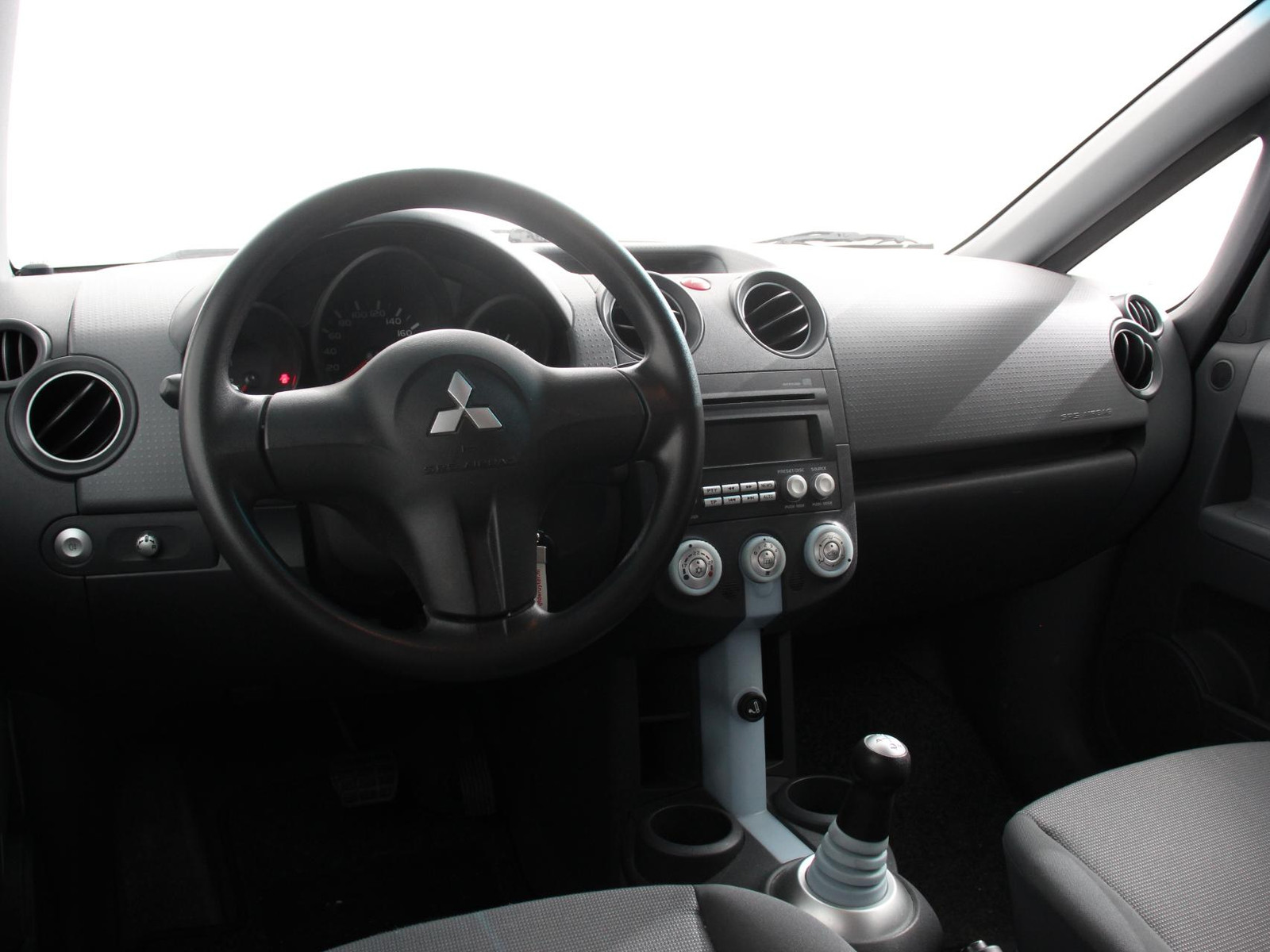 Mitsubishi Colt 1.5 Automaat Invite thumbnail 6