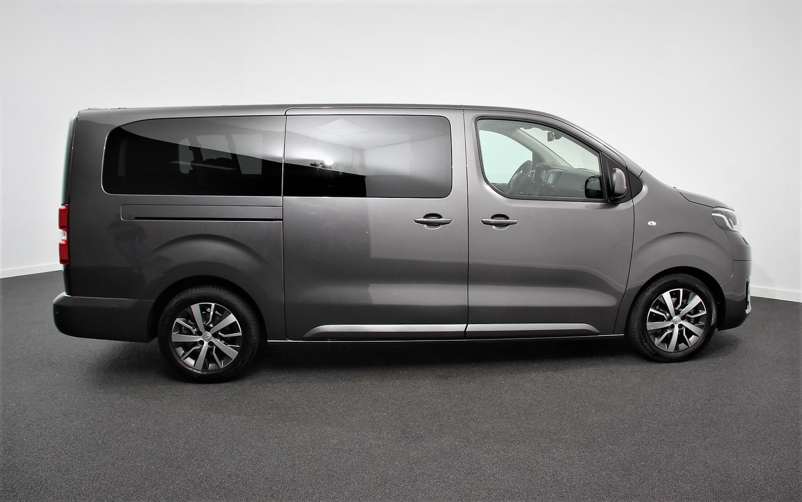 Toyota ProAce Shuttle 2.0 145pk L3H1 Automaat Cool 9persoons PERSONENBUS