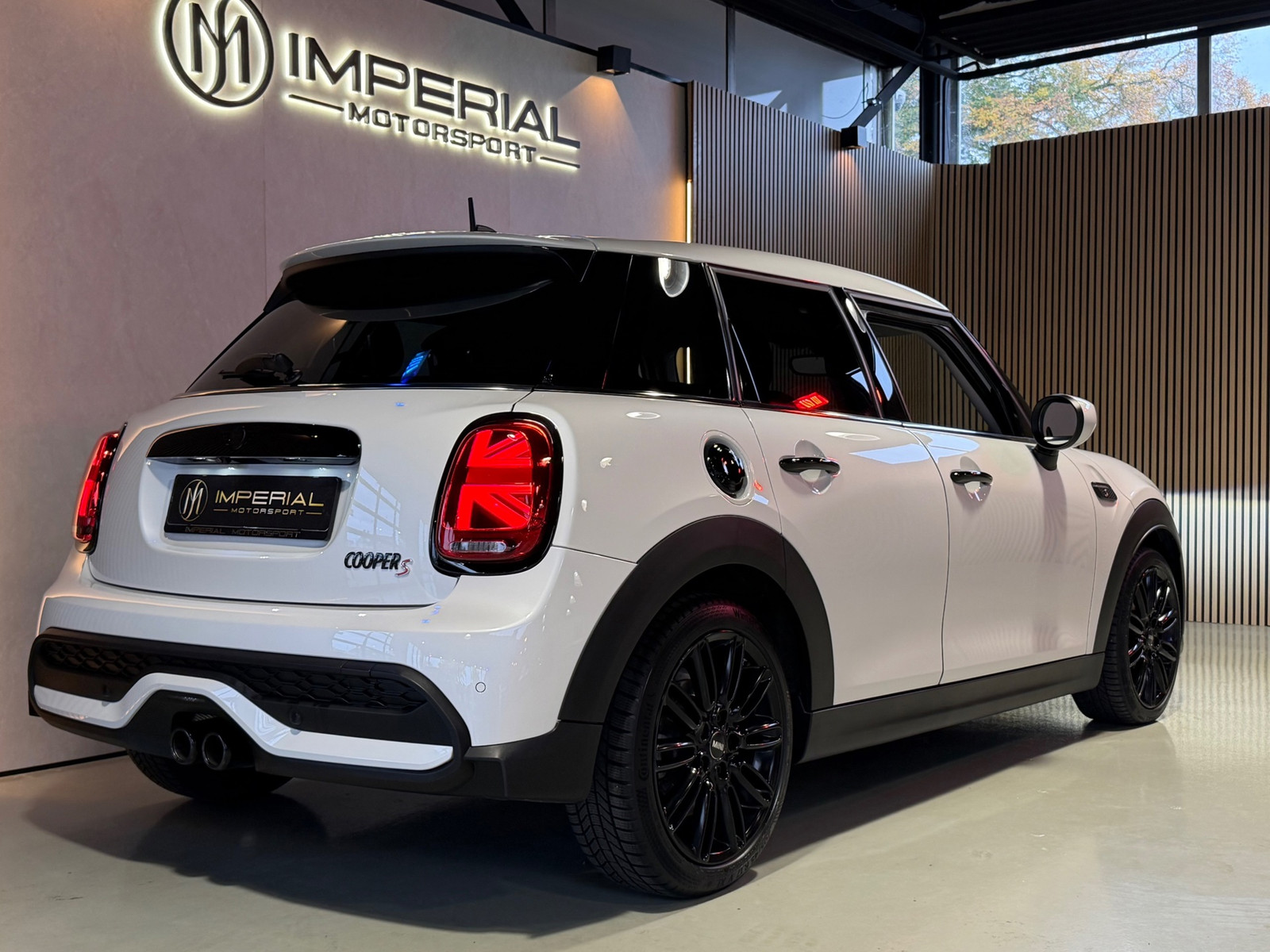 MINI 5-Deurs 2.0 Cooper S Resolute Go Edition CAM|LED|Stoelver.|Sfeer