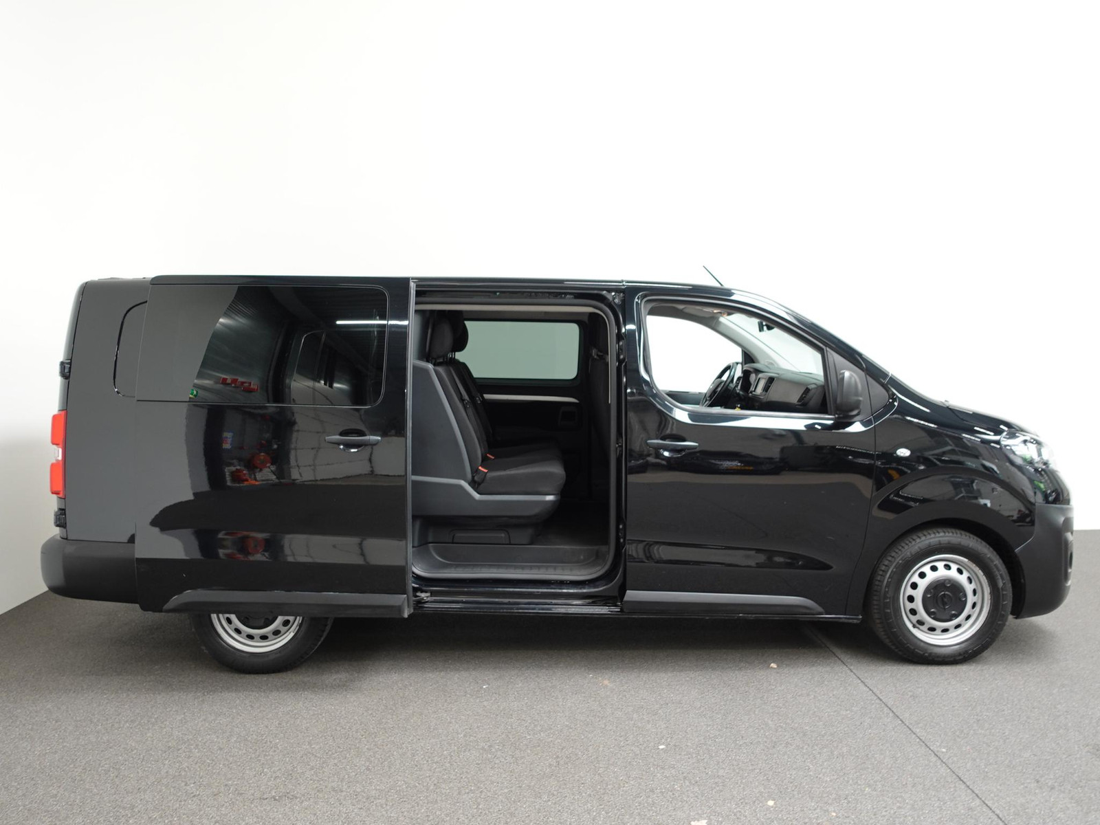 Opel Vivaro 2.0 CDTI L3H1 145PK Dubbele Cabine Automaat