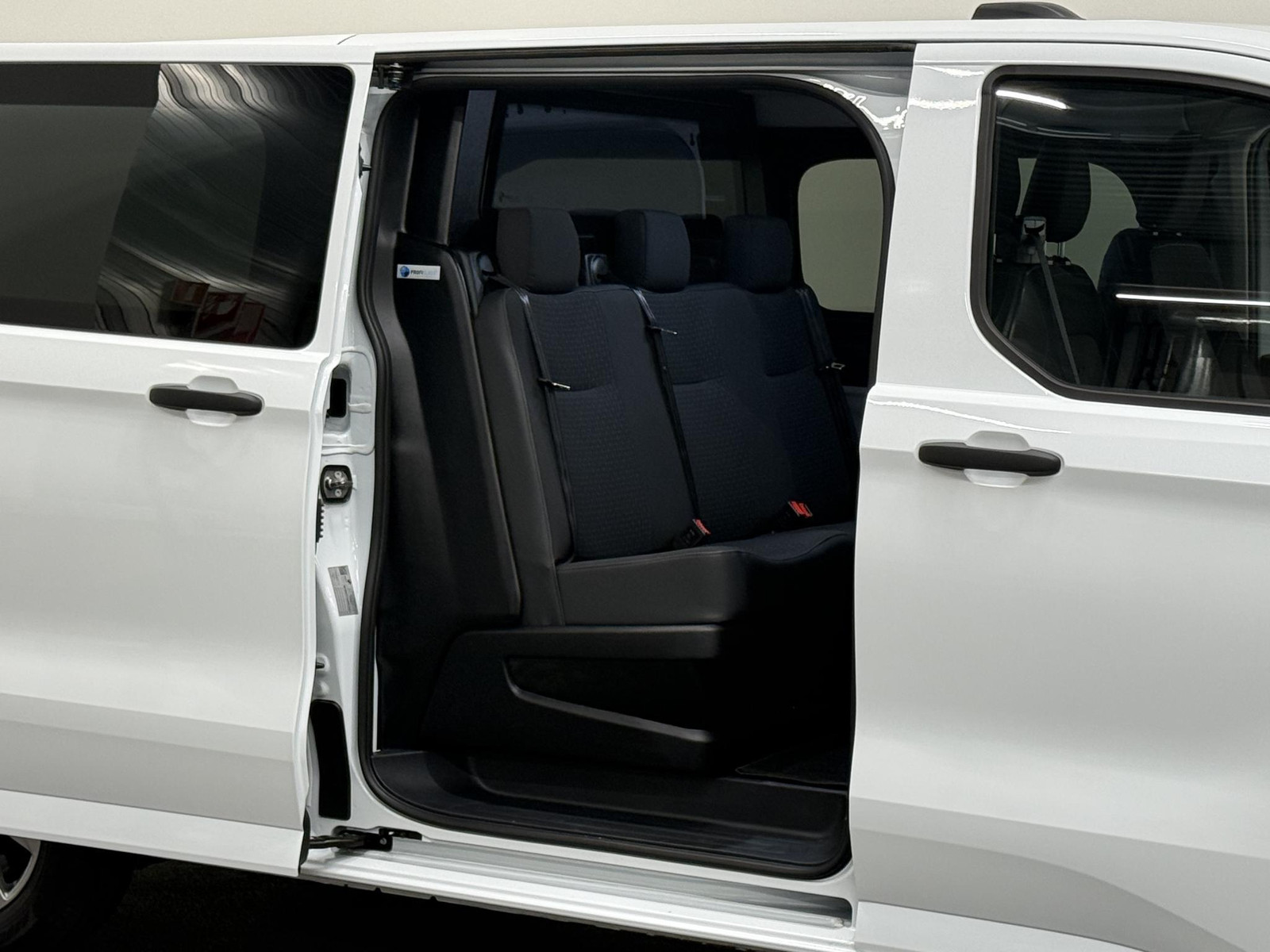 Ford Transit Custom 300 2.0 TDCI L2H1 Trend NM Automaat Dubbele Cabine thumbnail 2