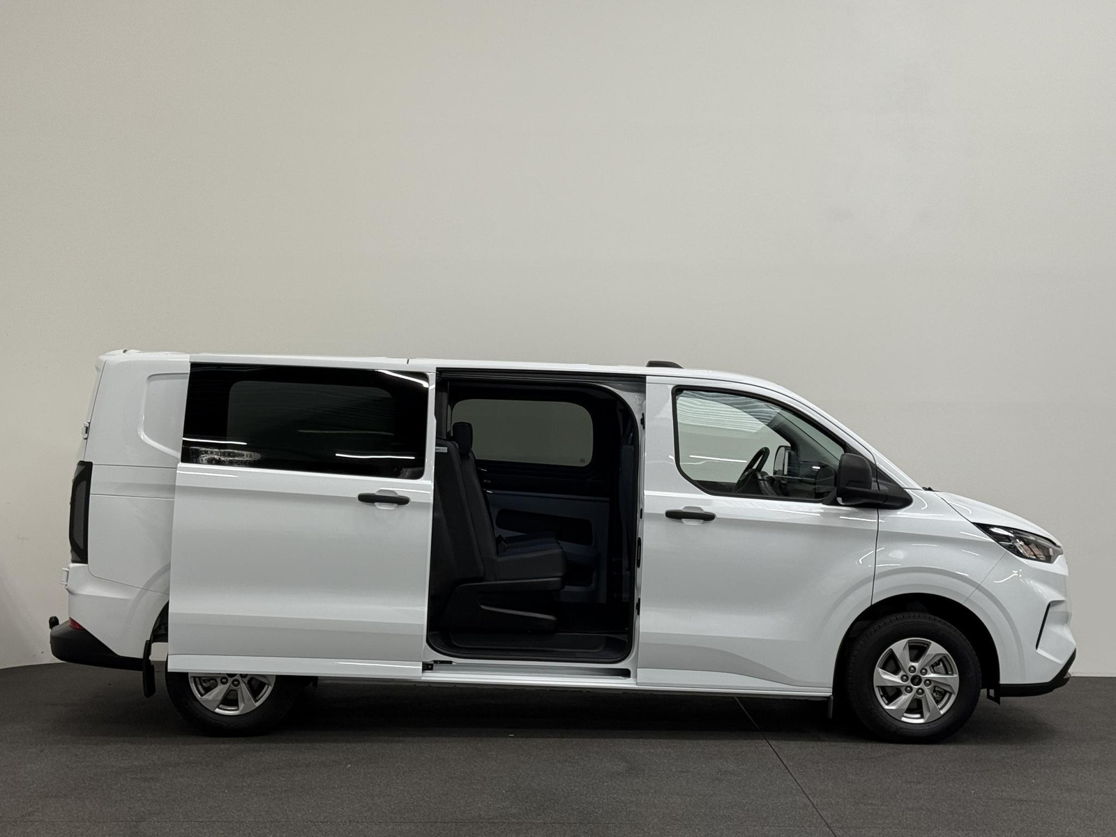 Ford Transit Custom 300 2.0 TDCI L2H1 Trend NM Automaat Dubbele Cabine thumbnail 9