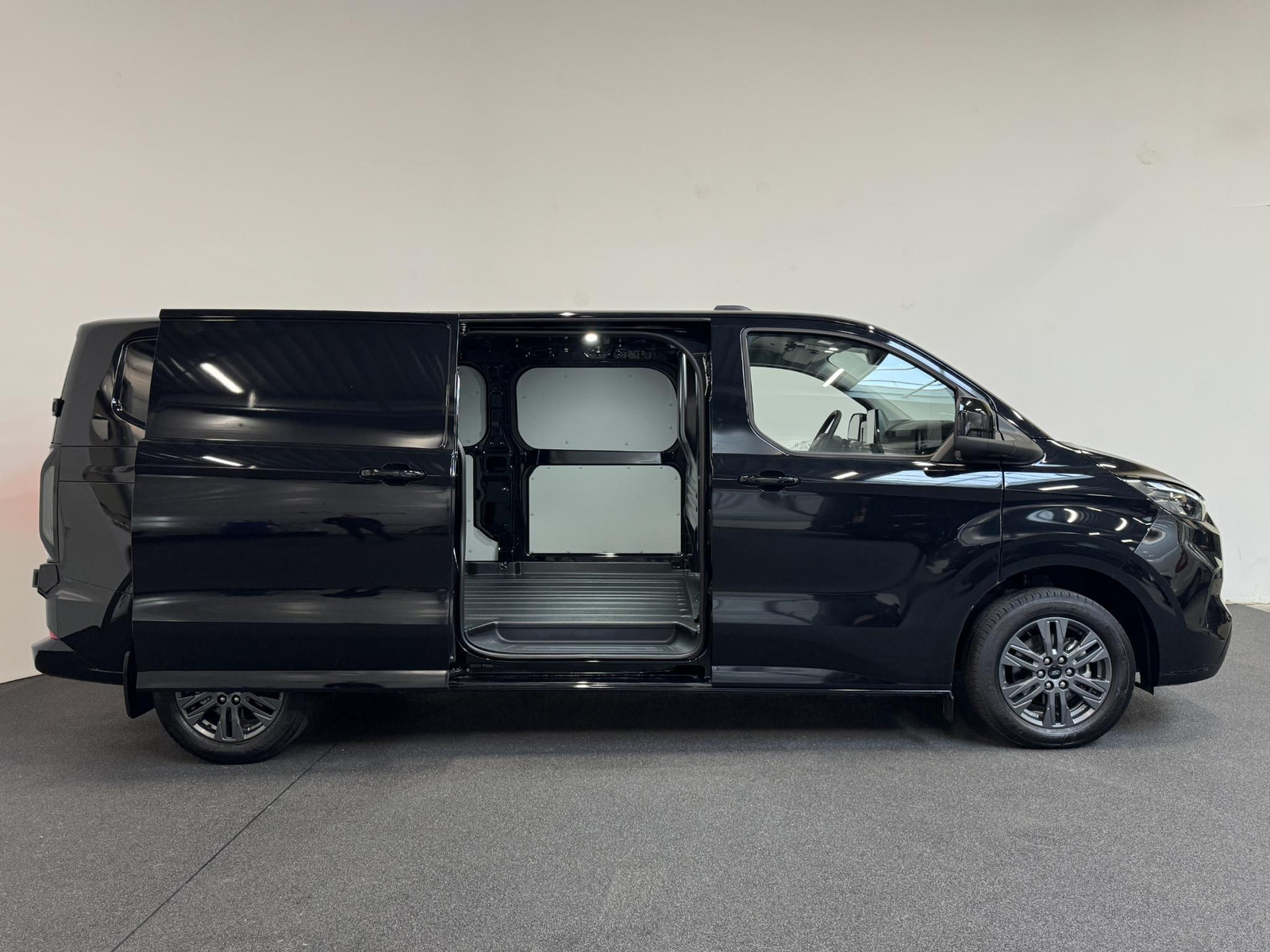 Ford Transit Custom 320 2.0 TDCI L2H1 Limited Automaat