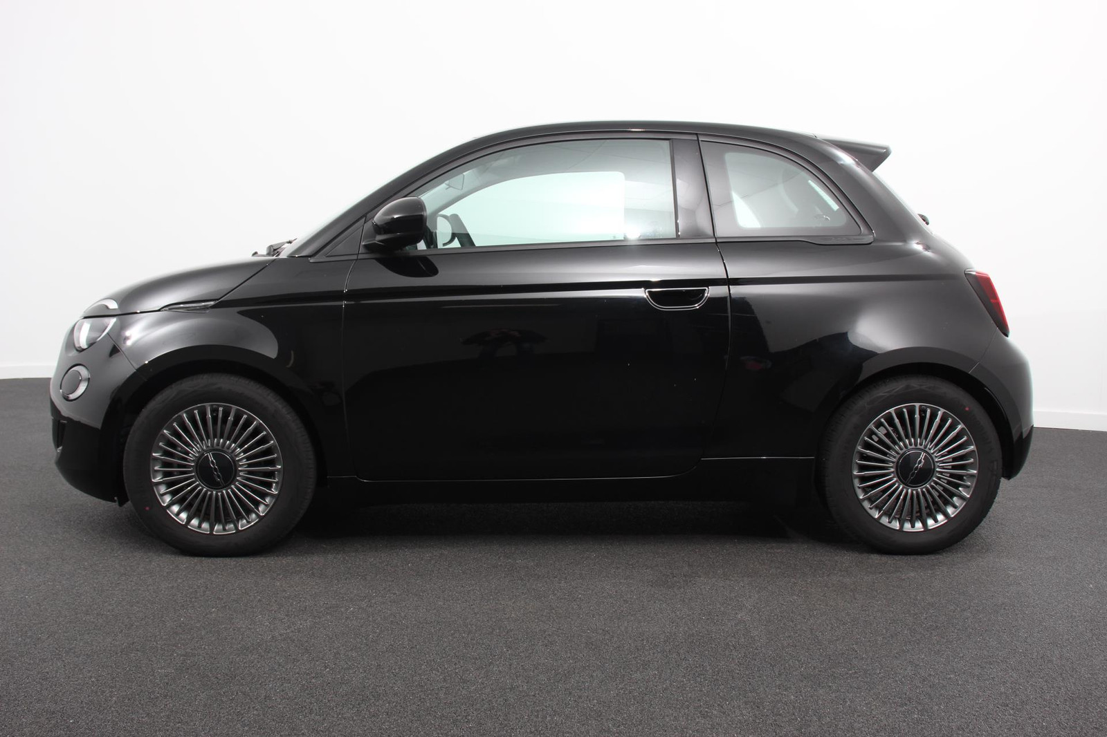 Fiat 500e 42 kWh 118pk Icon thumbnail 5