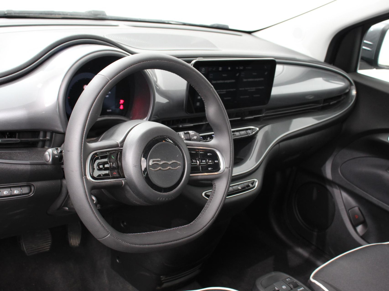 Fiat 500e Urban 42 kWh thumbnail 5