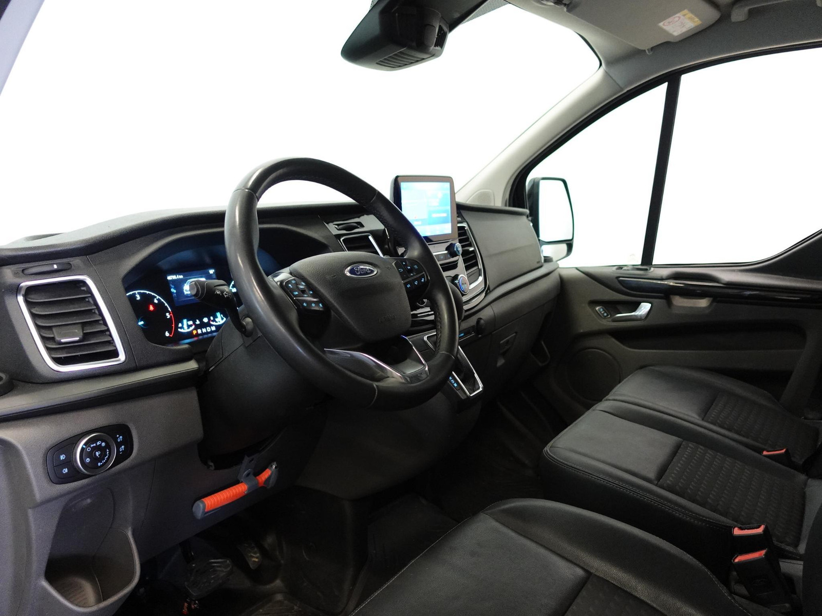 Ford Transit Custom 320 2.0 TDCI L2H1 Sport 170PK Automaat thumbnail 3