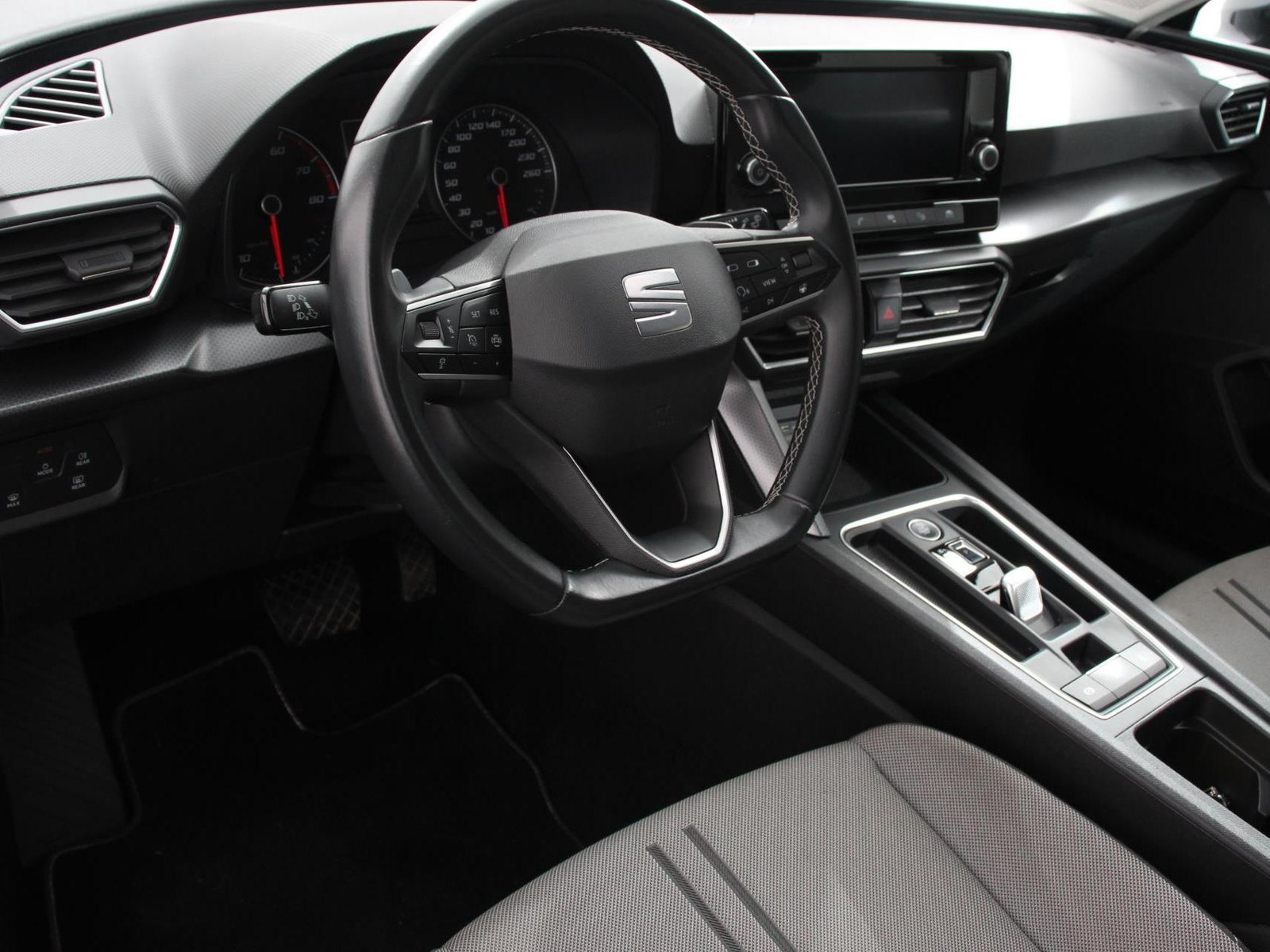 SEAT Leon Sportstourer 1.5 eTSI 150pk DSG Style