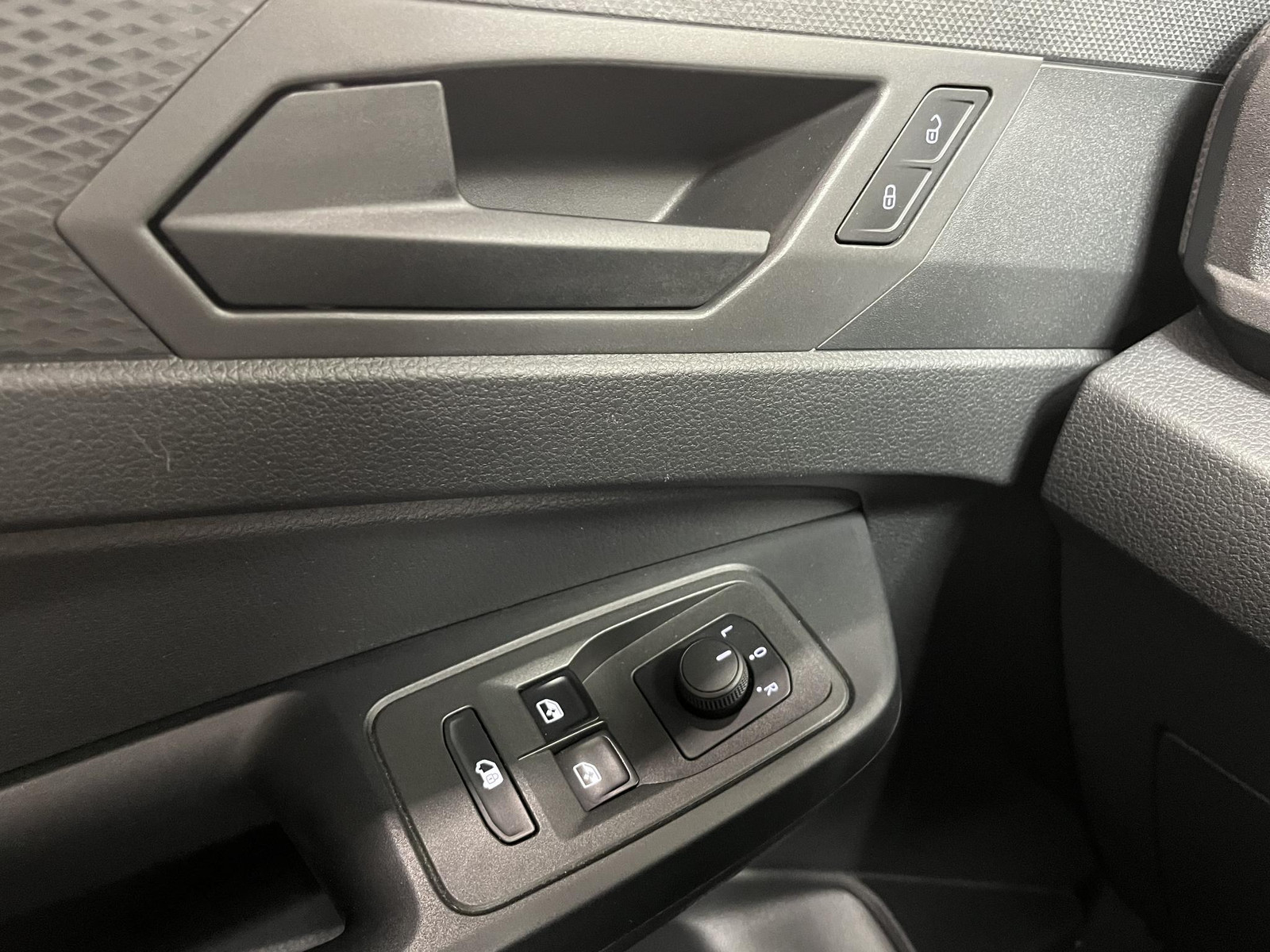 Volkswagen Caddy Cargo Maxi 2.0 TDI Style Automaat thumbnail 3