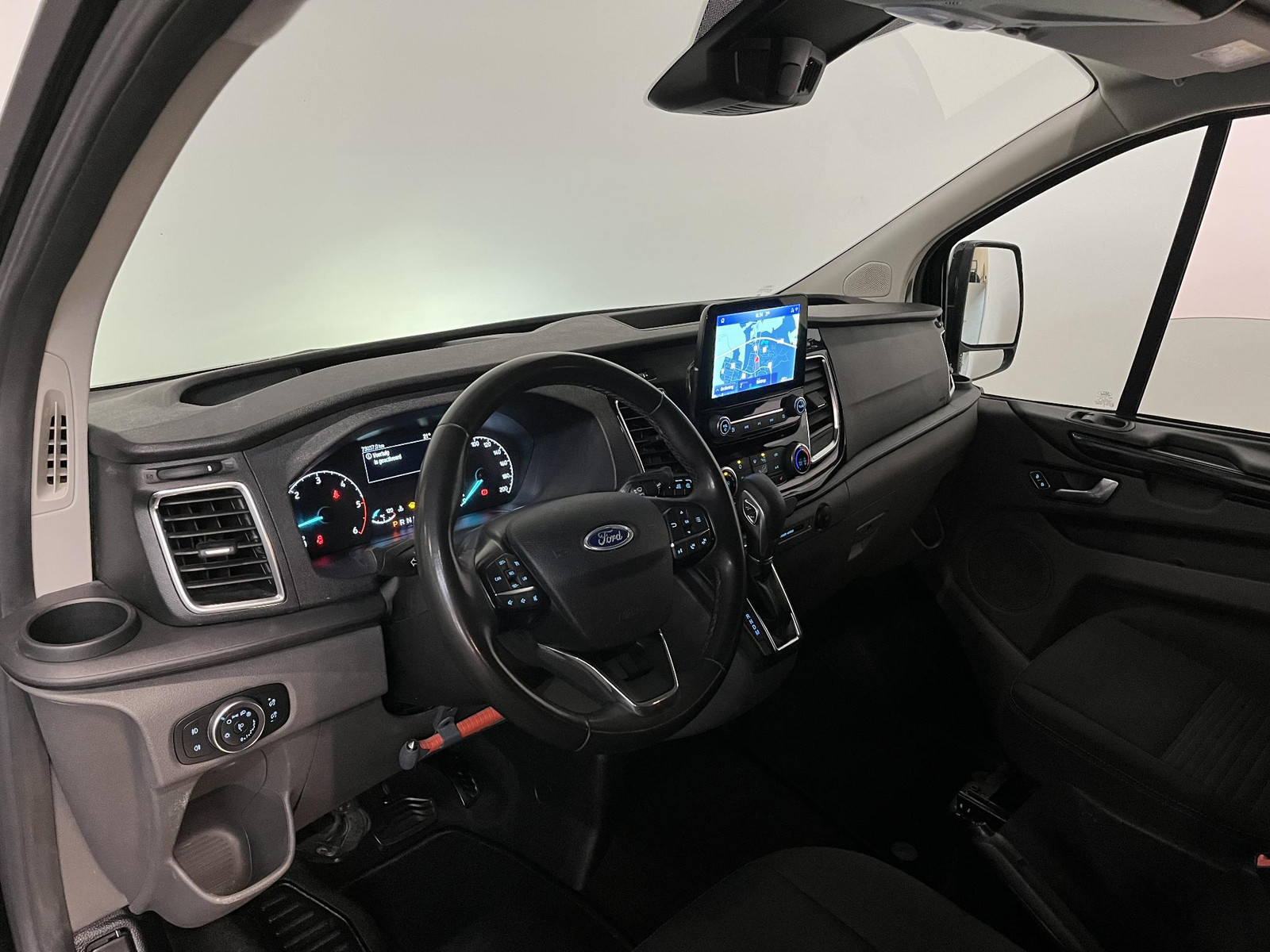 Ford Transit Custom 300 2.0 TDCI L2H1 Limited Dubbele cabine