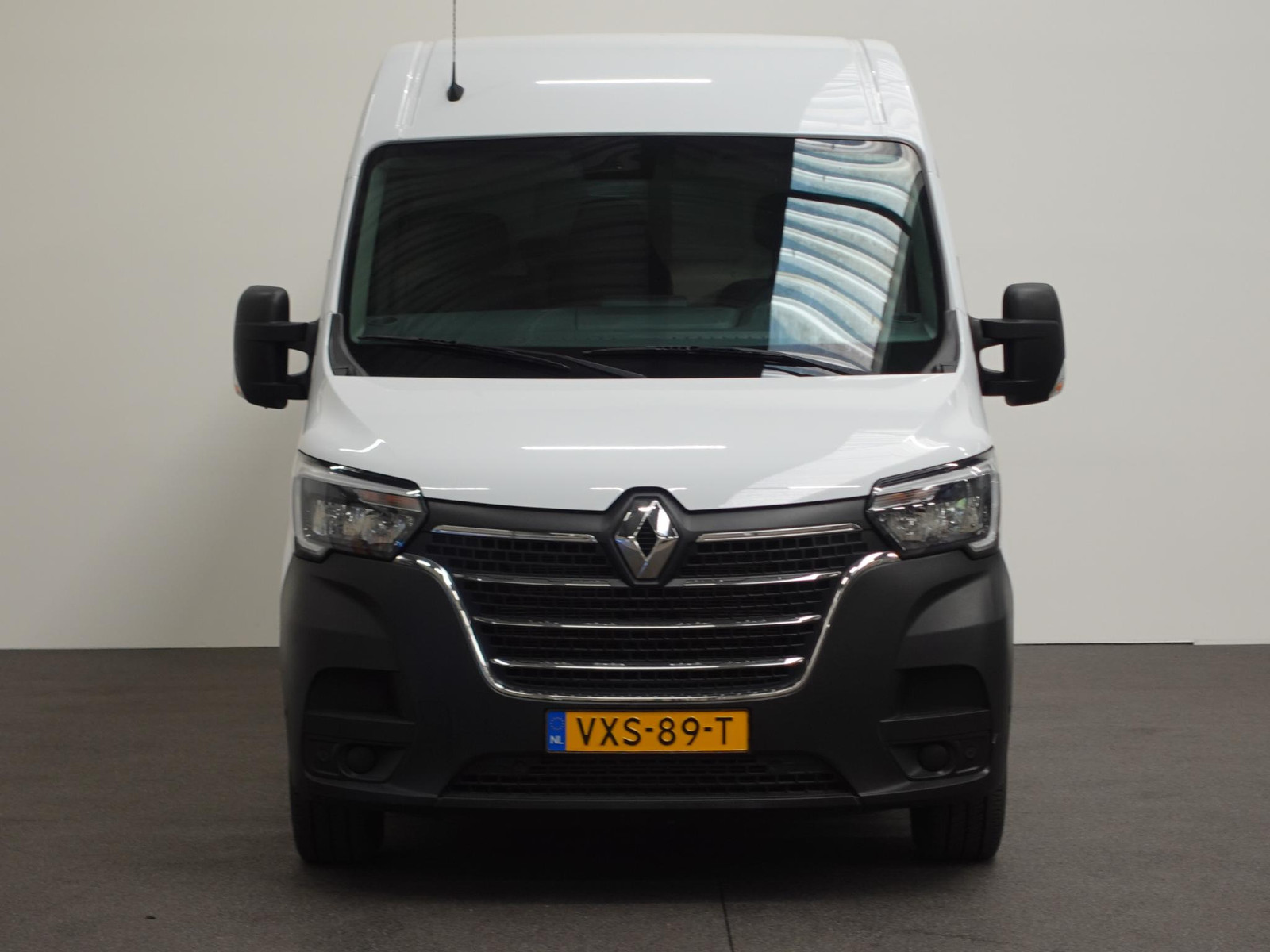 Renault Master T33 2.3 dCi 135PK L2H2 Work Edition