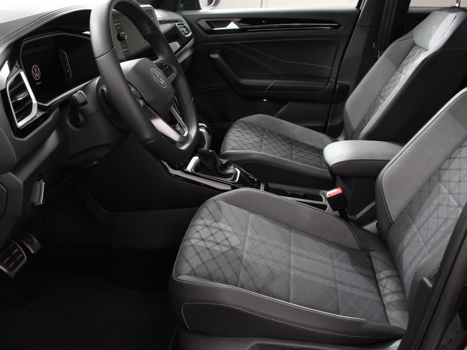 Volkswagen T-Roc 1.5 TSI DSG R-Line thumbnail 4