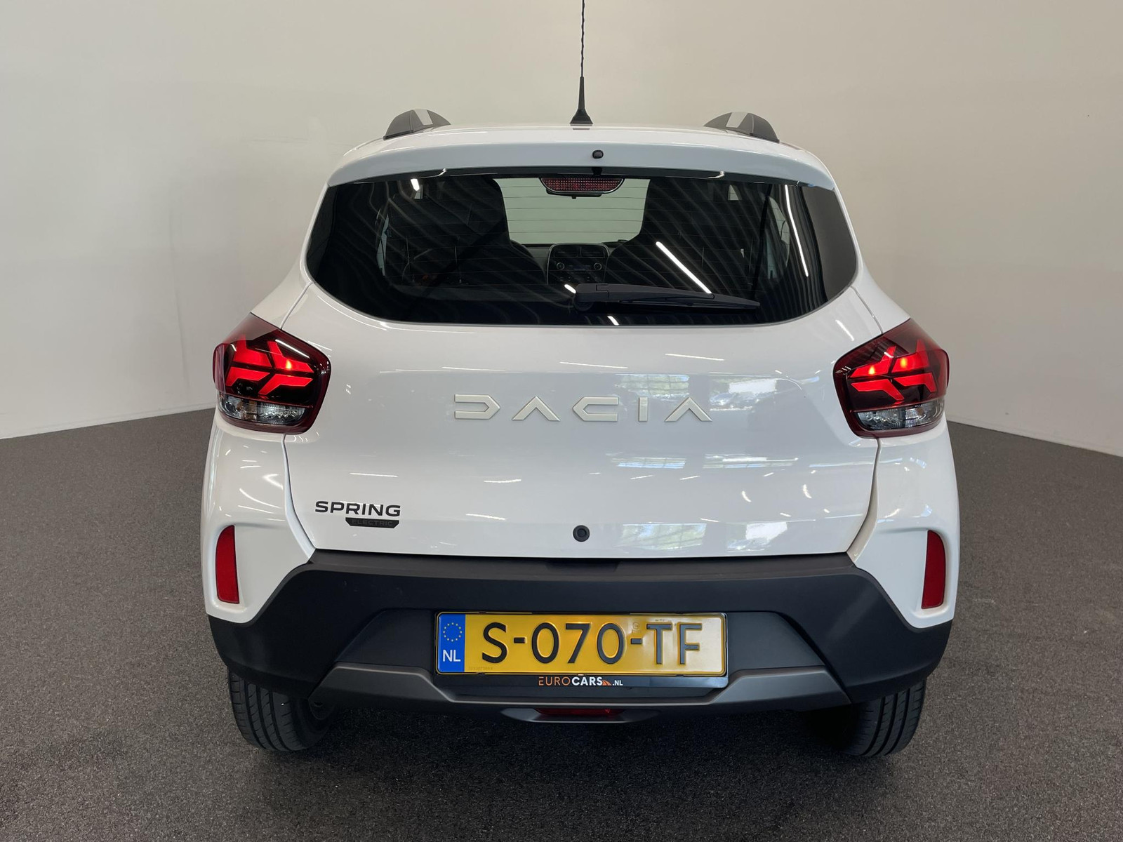 Dacia Spring Essential 27 kWh