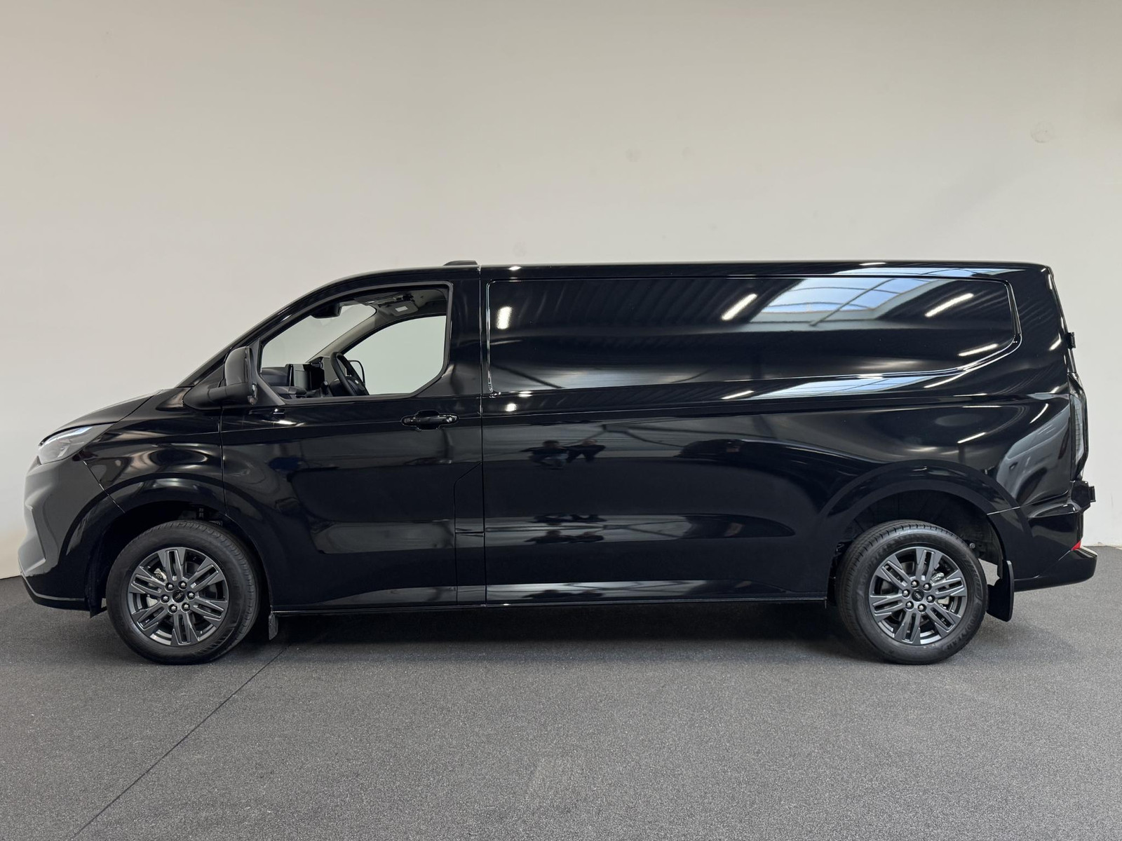Ford Transit Custom 320 2.0 TDCI L2H1 Limited Automaat