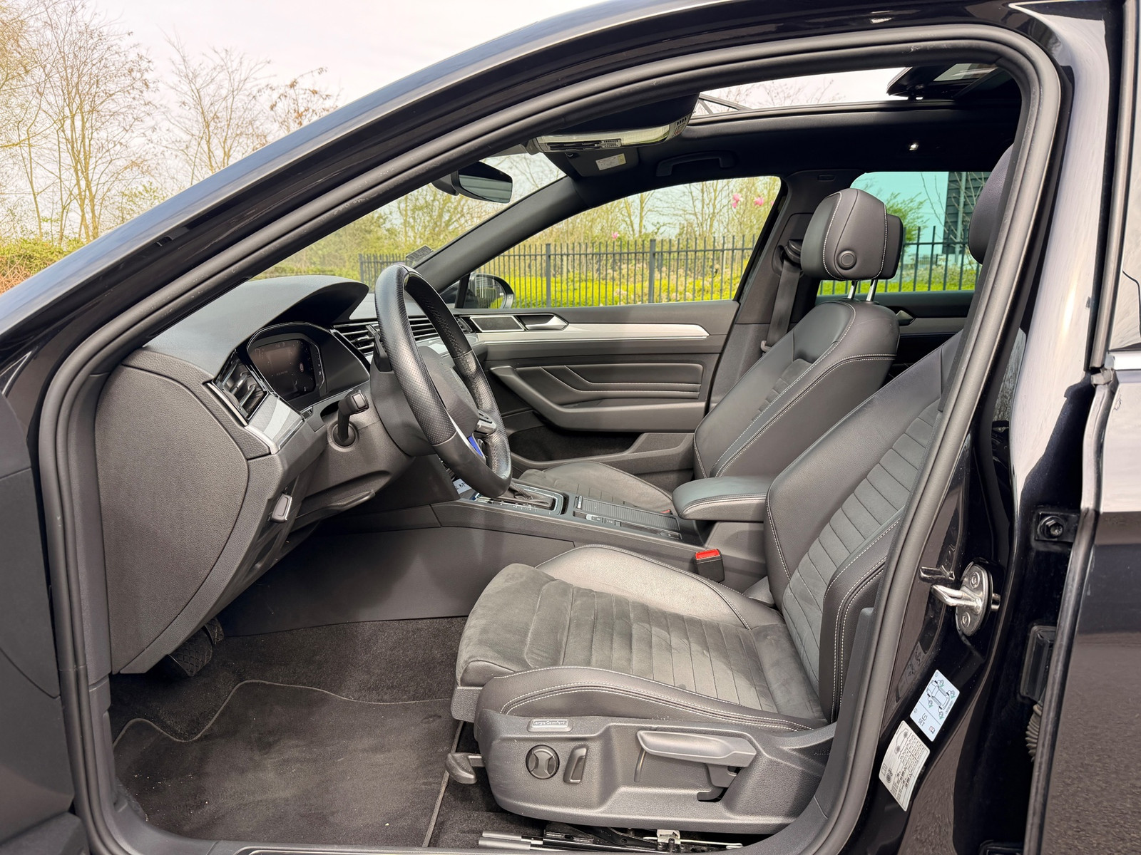 Volkswagen Passat Variant 1.4 TSI PHEV GTE PANO/DAK VIRTUAL COCKPIT LEER NAVI CAMERA IQ-MATRIX ELECTR-TREKHAAK