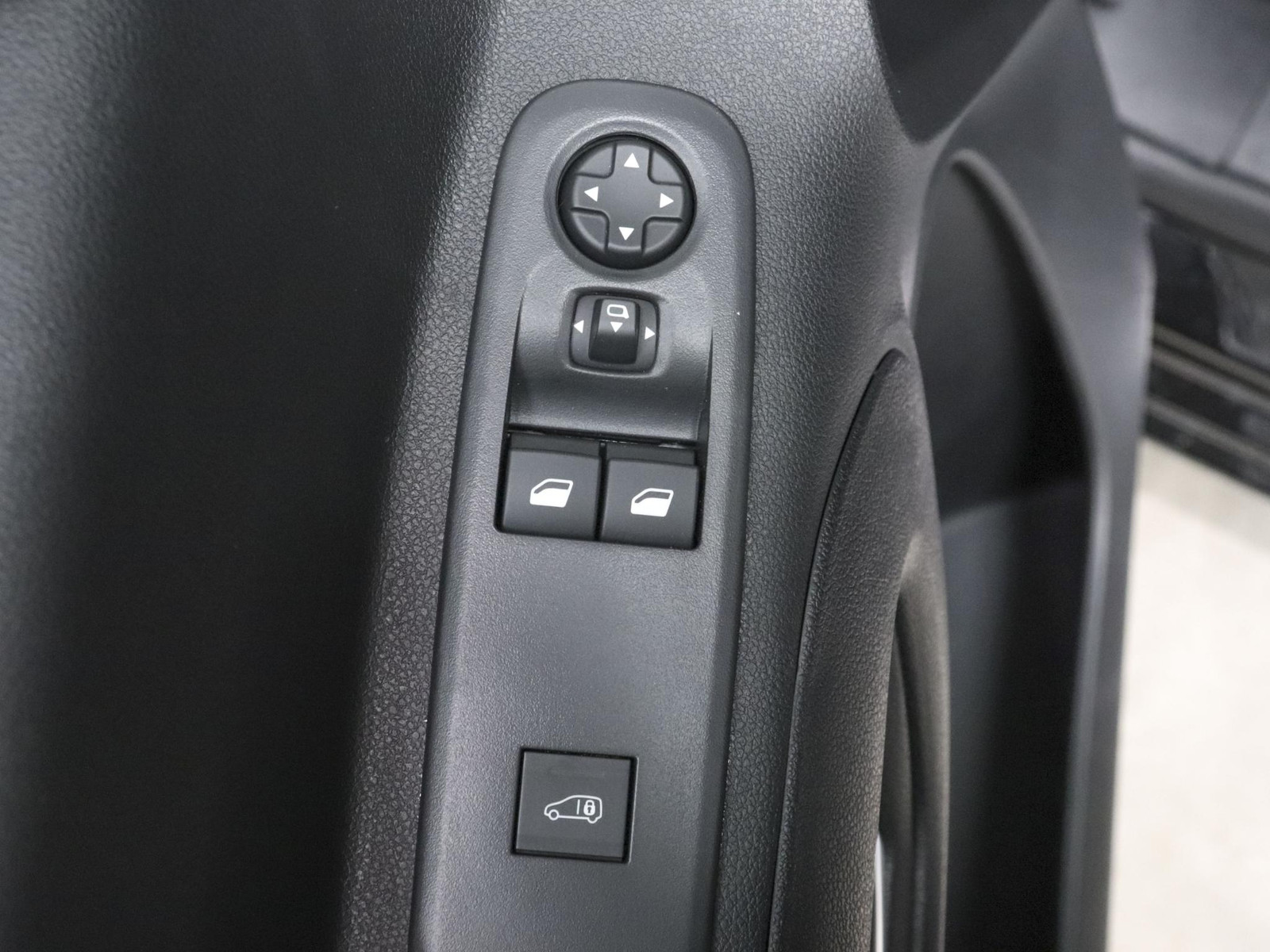Peugeot Partner 1.5 BlueHDi 130PK L2 Automaat thumbnail 2