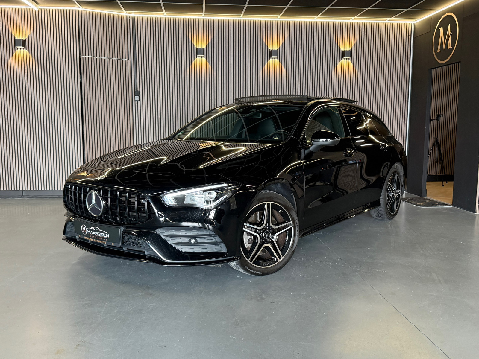 Mercedes-Benz CLA Shooting Brake 250e AMG Night | Panoramadak | keyless |sfeer|Edtion