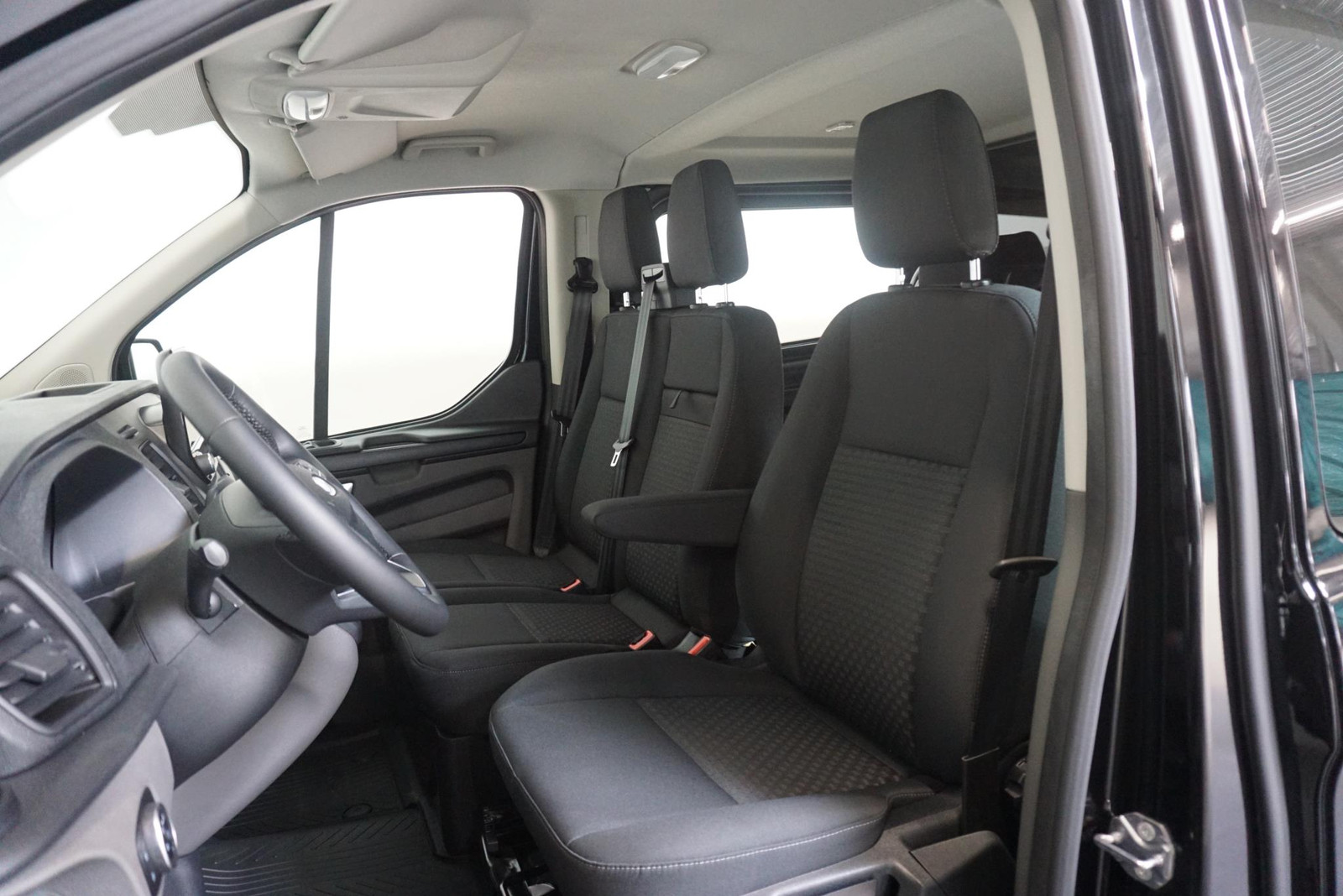 Ford Transit Custom 300 2.0 TDCI L2H1 Trend Dubbele Cabine Automaat thumbnail 9