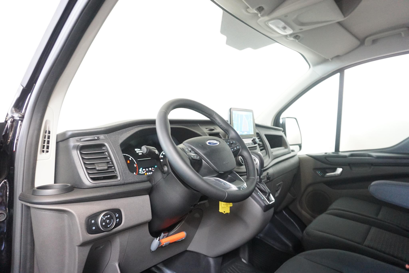 Ford Transit Custom 300 2.0 TDCI L2H1 Trend Dubbele Cabine Automaat thumbnail 7