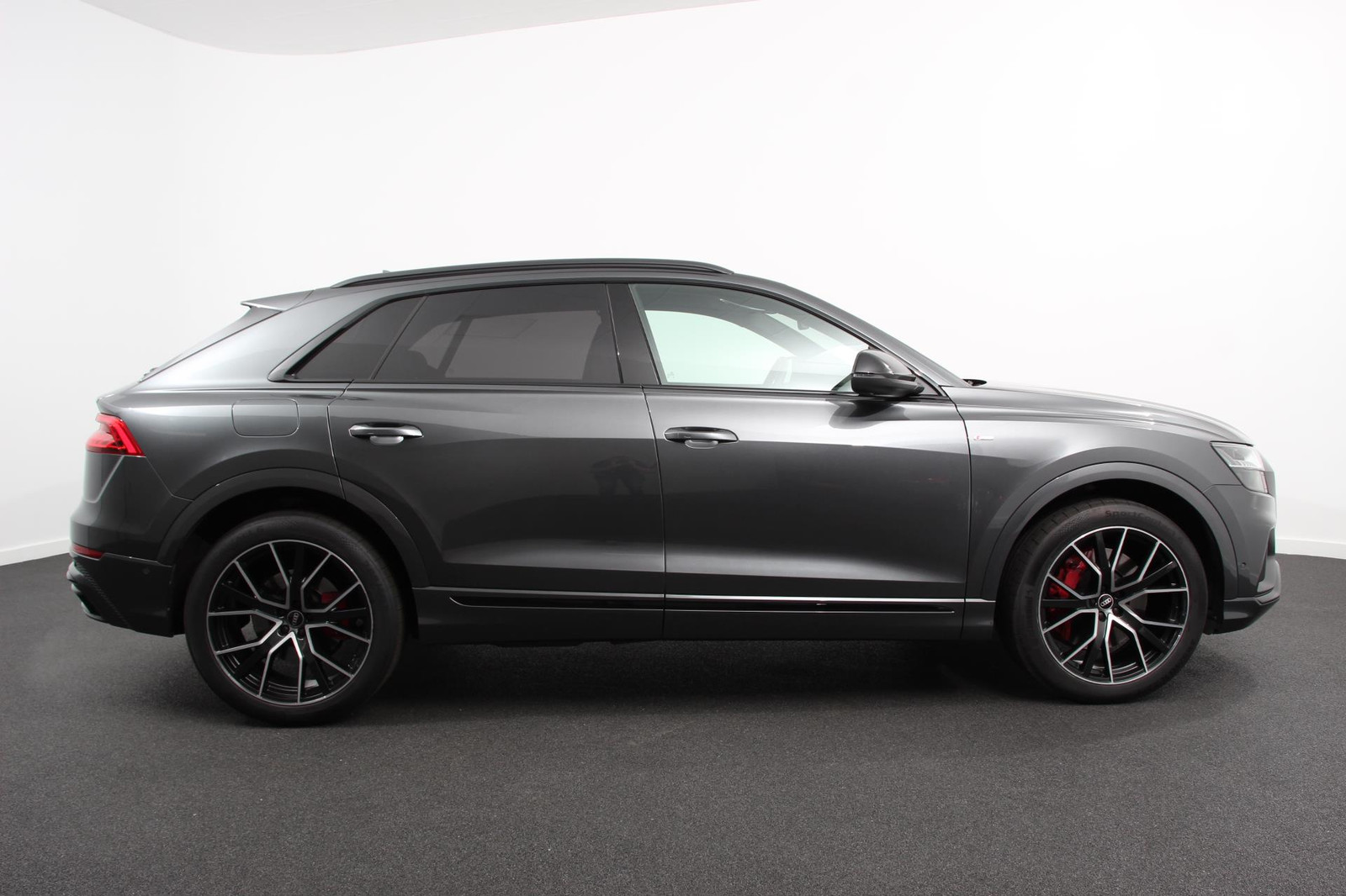 Audi Q8 55 TFSI e PHEV quattro Pro Line S-Line thumbnail 4