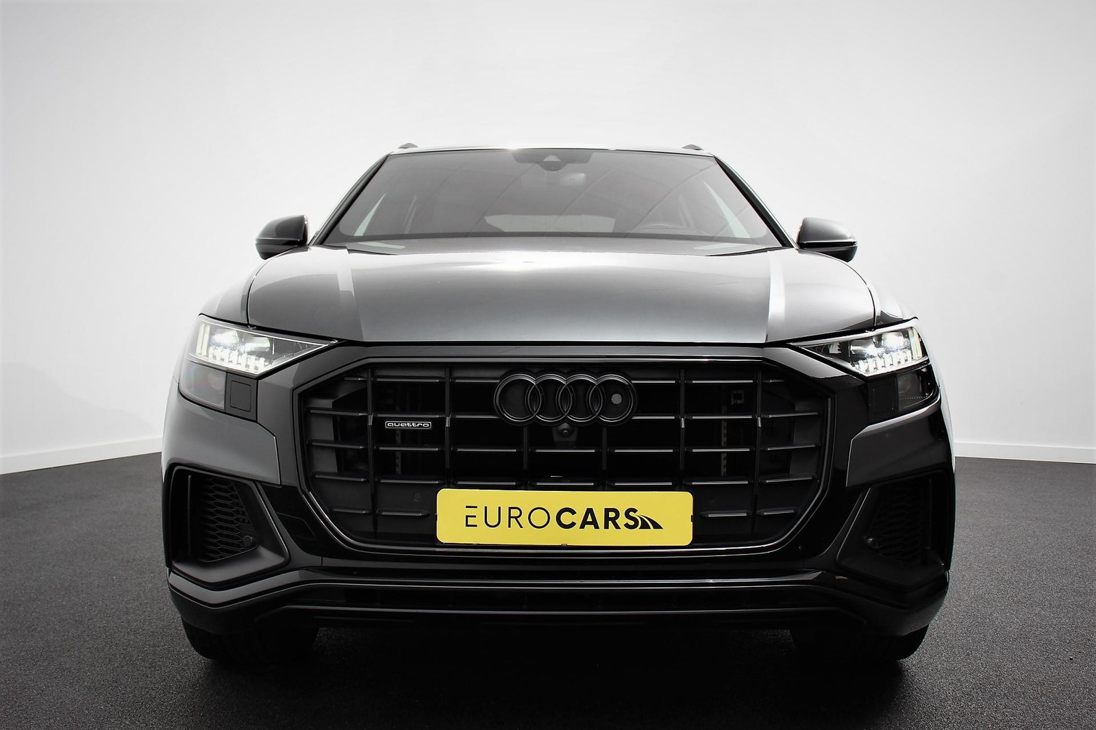 Audi Q8 55 TFSI e PHEV quattro Pro Line S-Line thumbnail 2