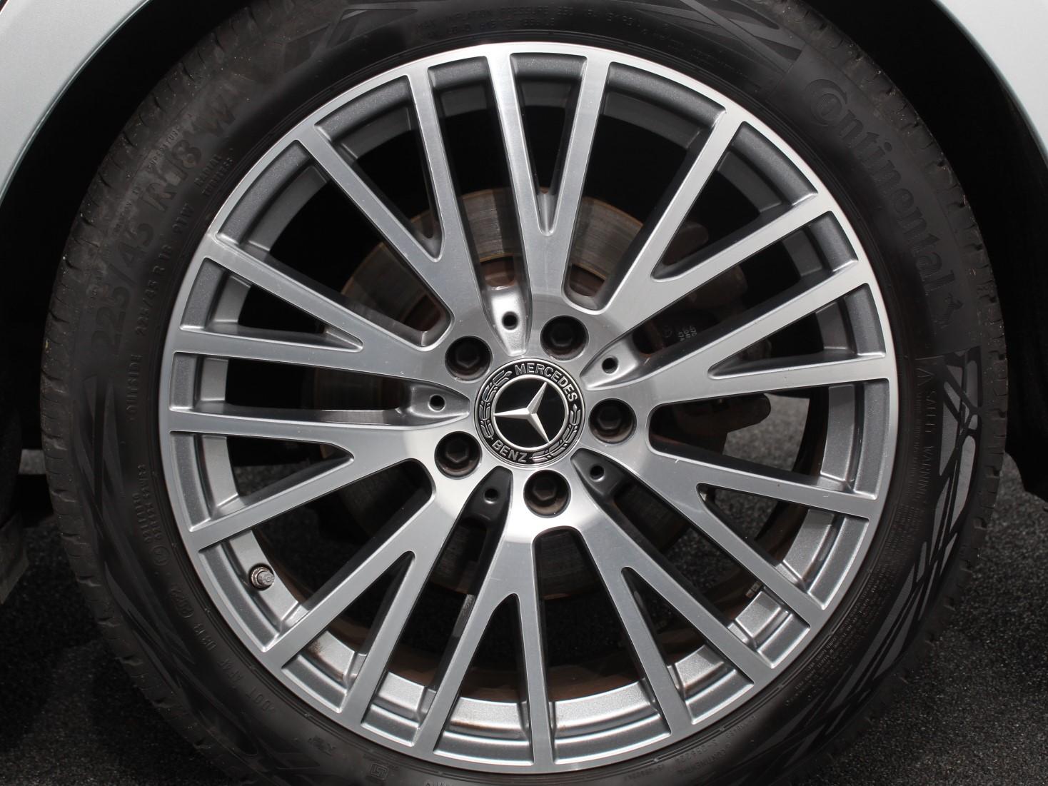 Mercedes-Benz CLA Shooting Brake 200 Progressive Premium thumbnail 8