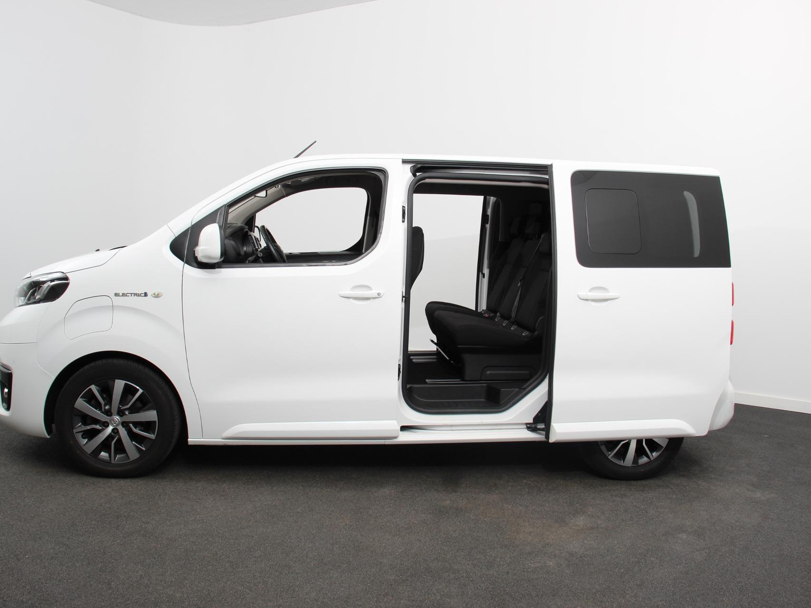 Toyota ProAce Electric Verso Luxury L2 8persoons PERSONENBUS