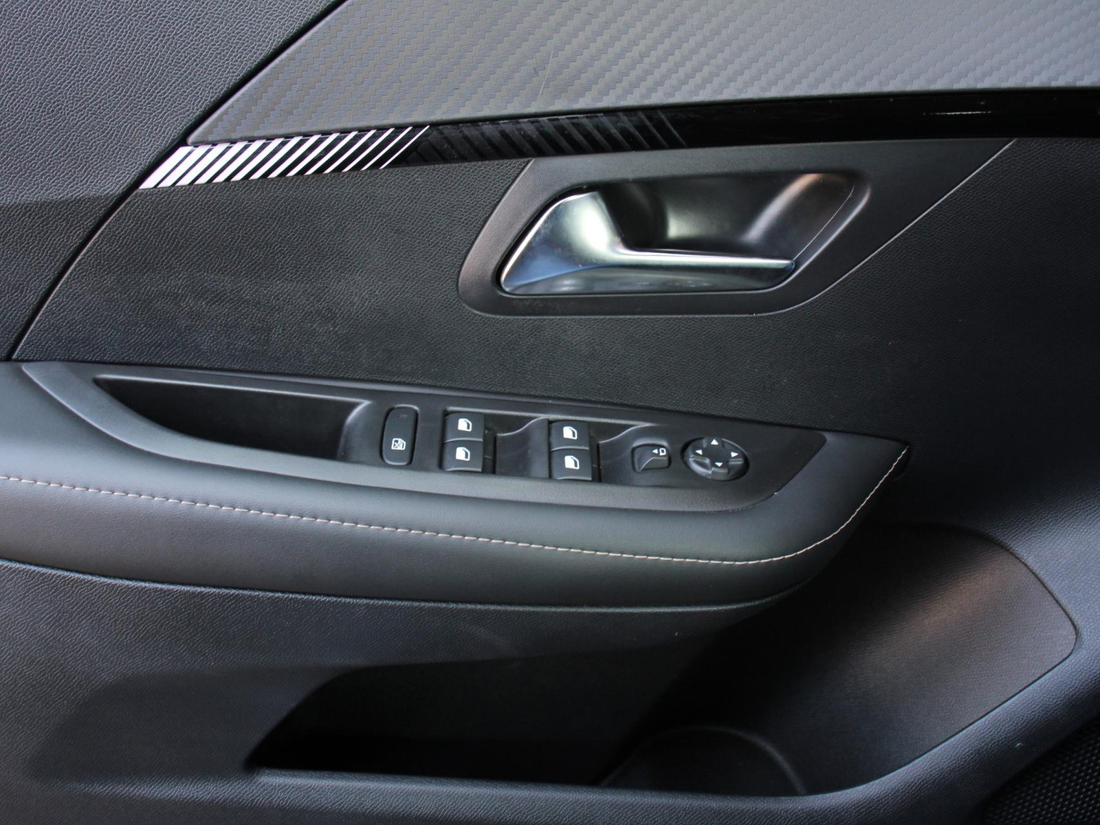 Peugeot 208 1.2 Hybrid 100PK Automaat Allure thumbnail 5
