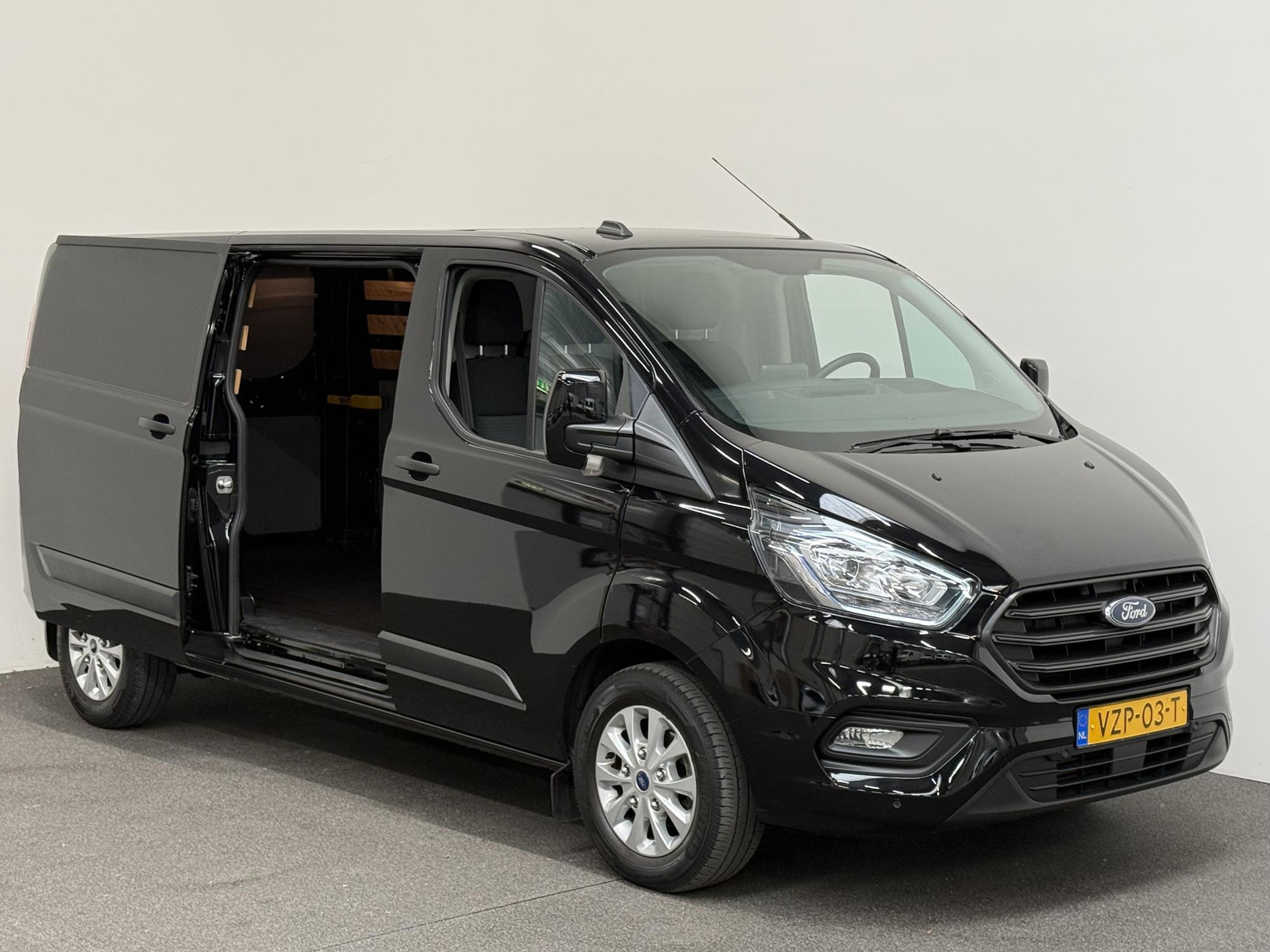 Ford Transit Custom 300 2.0 TDCI L2H1 Trend thumbnail 2