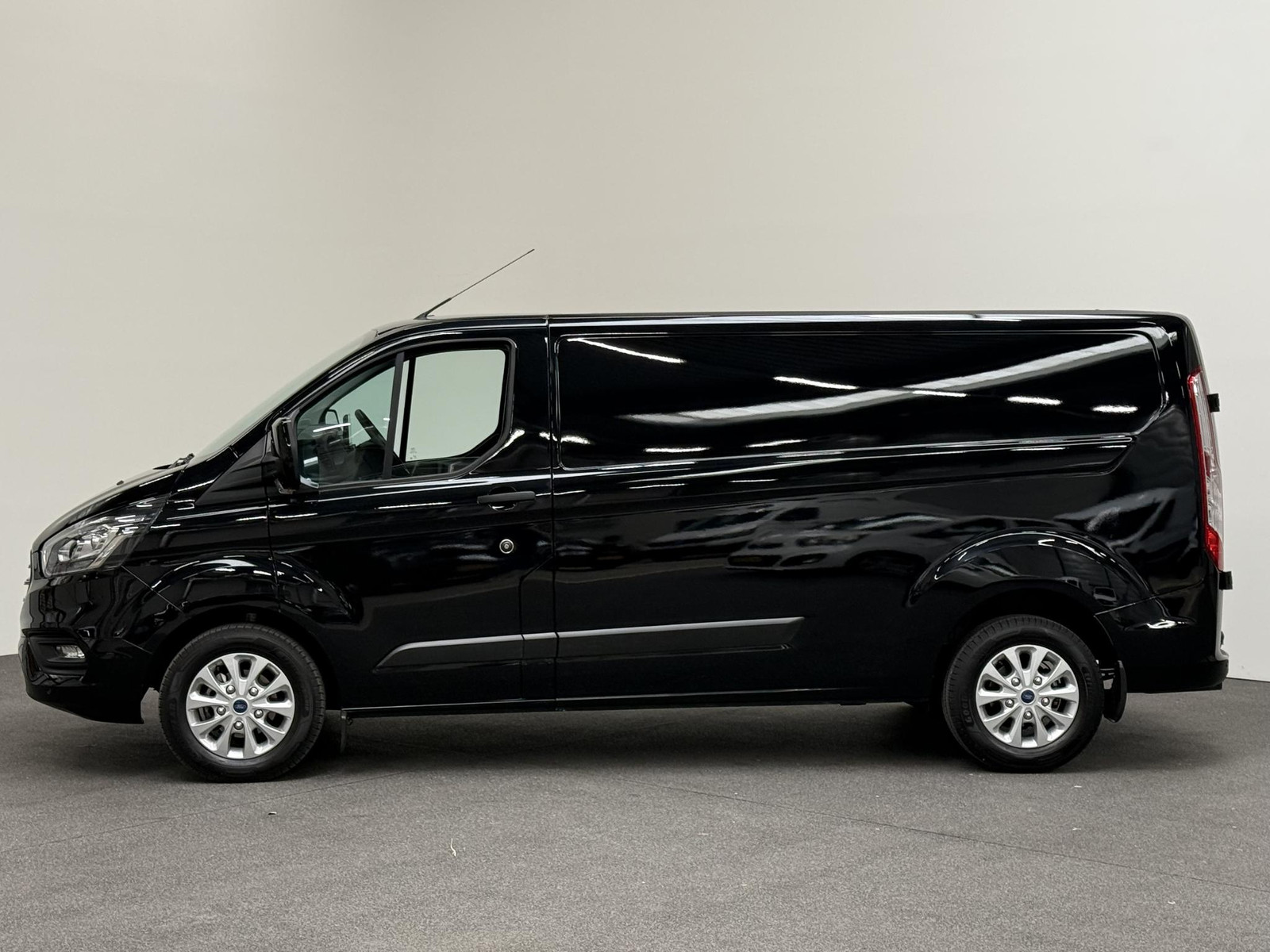 Ford Transit Custom 300 2.0 TDCI L2H1 Trend thumbnail 8