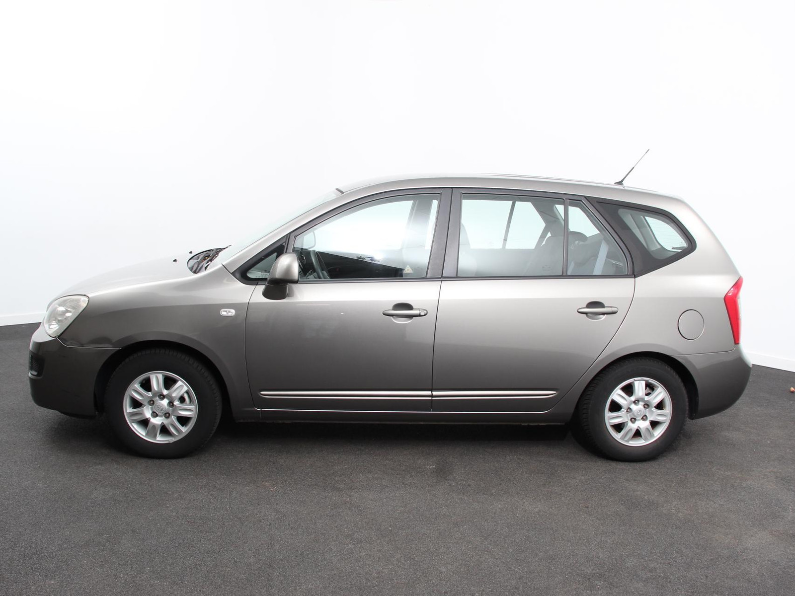 Kia Carens 2.0 CVVT X-tra thumbnail 6