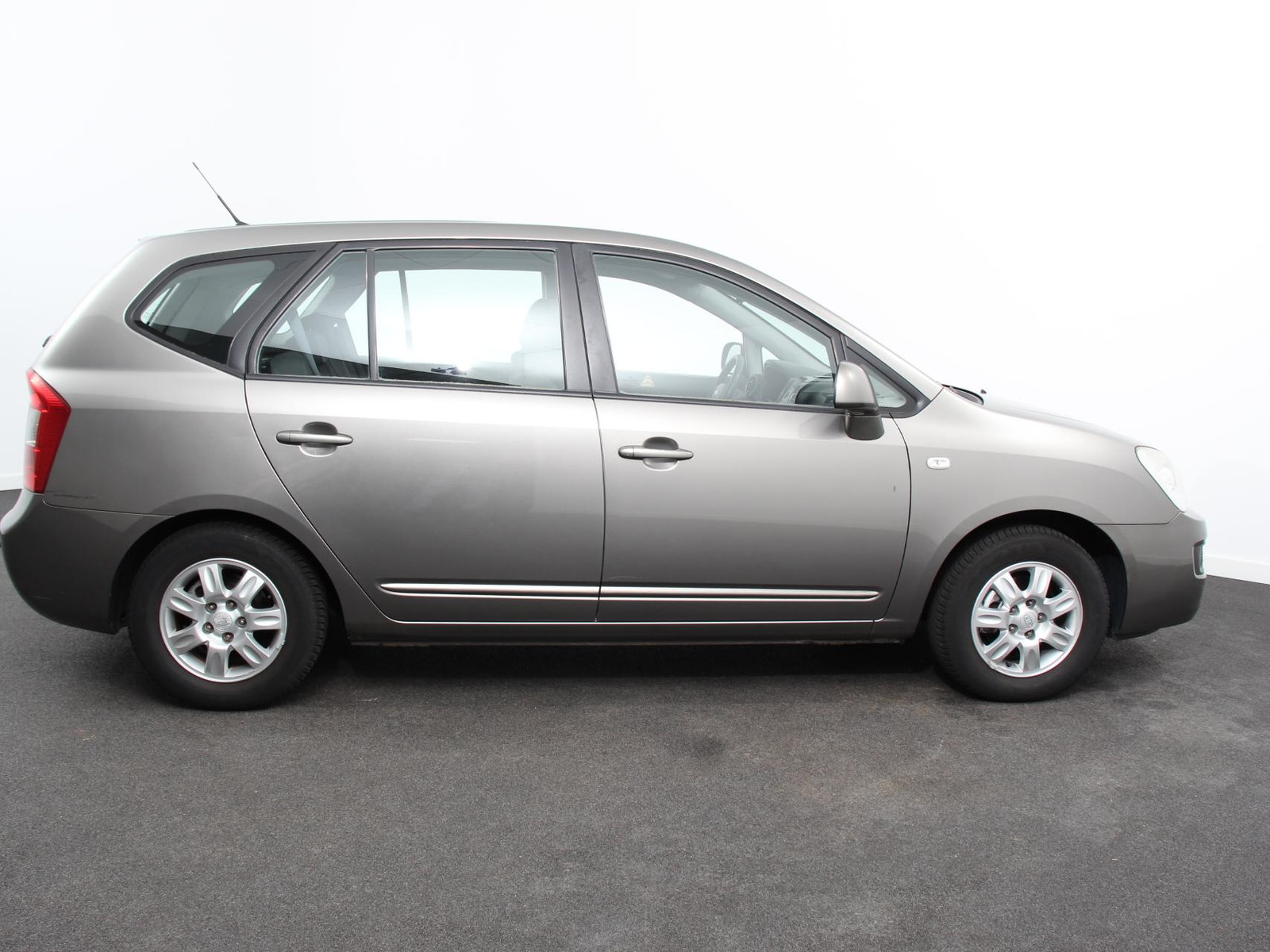 Kia Carens 2.0 CVVT X-tra