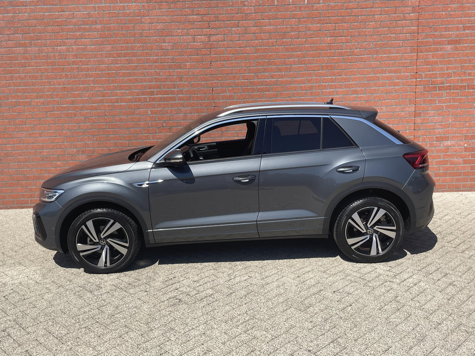 Volkswagen T-Roc 1.5 TSI 150pk DSG R-Line thumbnail 9