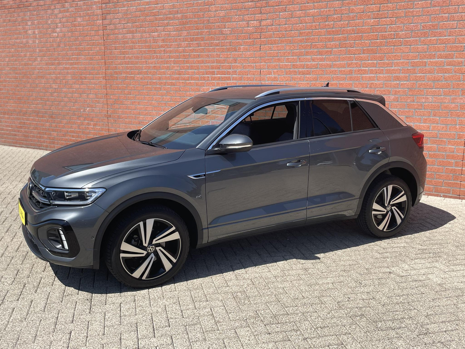 Volkswagen T-Roc 1.5 TSI 150pk DSG R-Line thumbnail 10