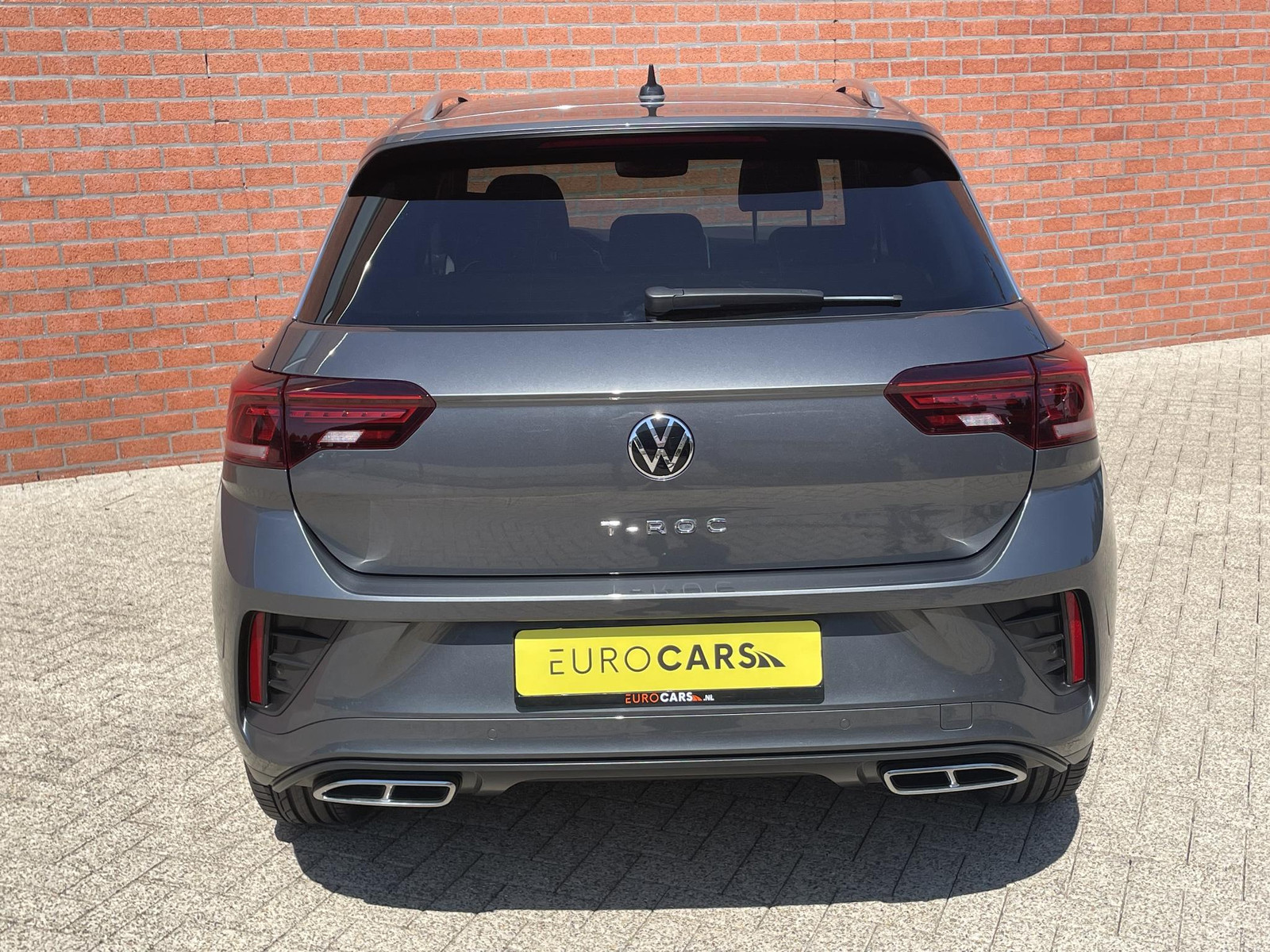 Volkswagen T-Roc 1.5 TSI 150pk DSG R-Line thumbnail 4