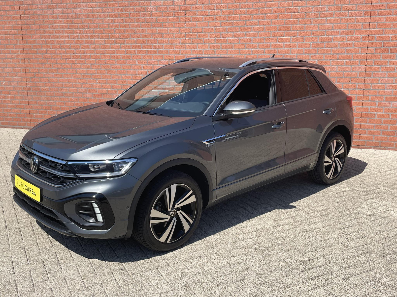 Volkswagen T-Roc 1.5 TSI 150pk DSG R-Line thumbnail 6