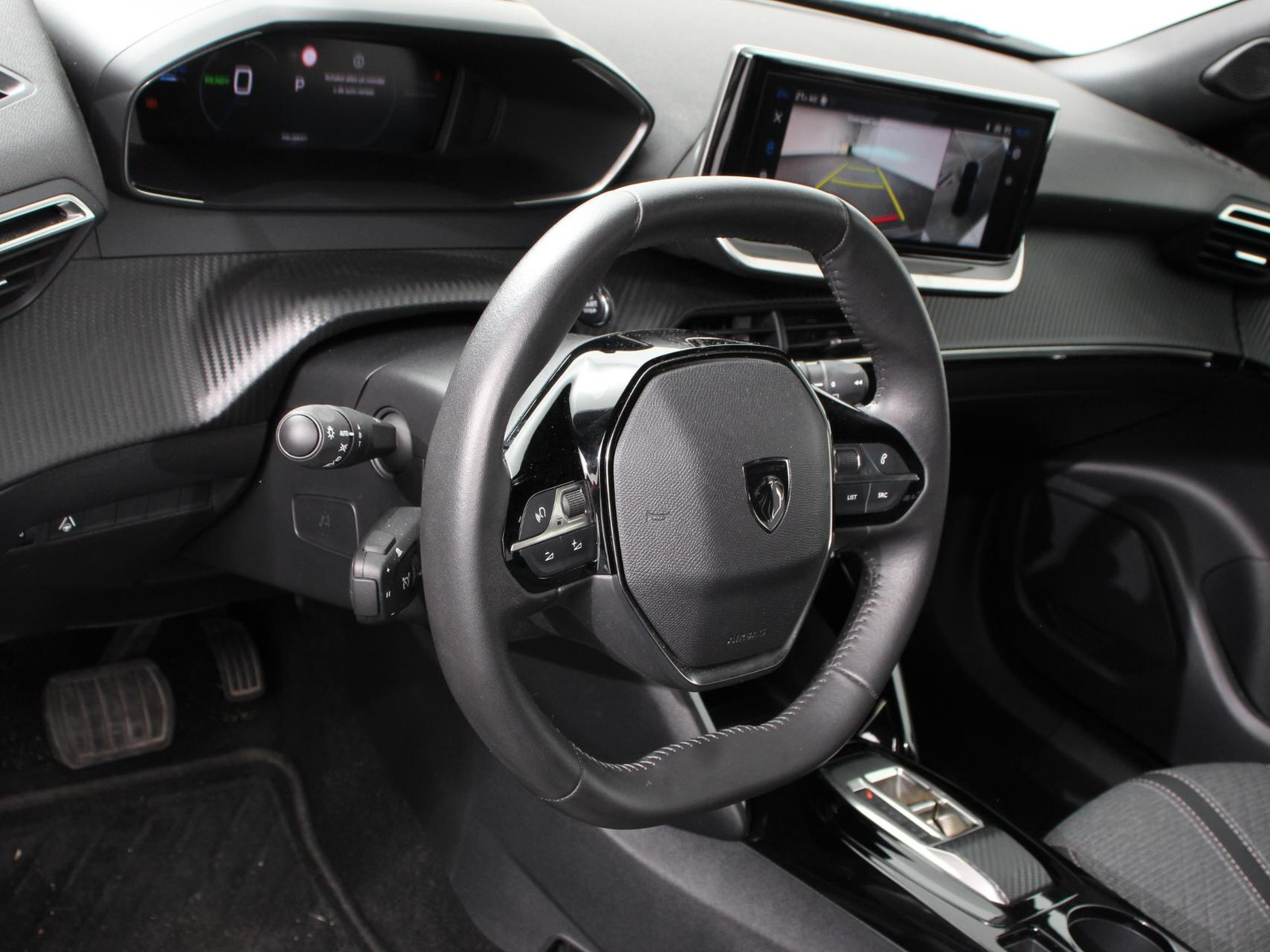 Peugeot e-2008 EV Allure 50 kWh