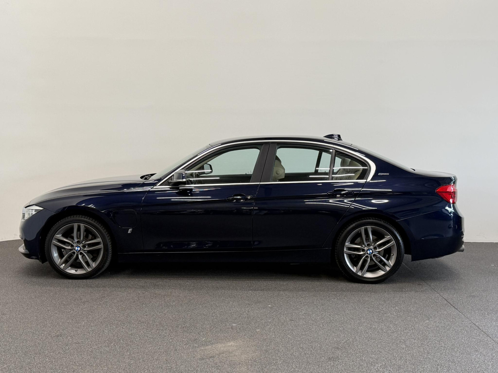 BMW 3 Serie 330e Centennial High Executive