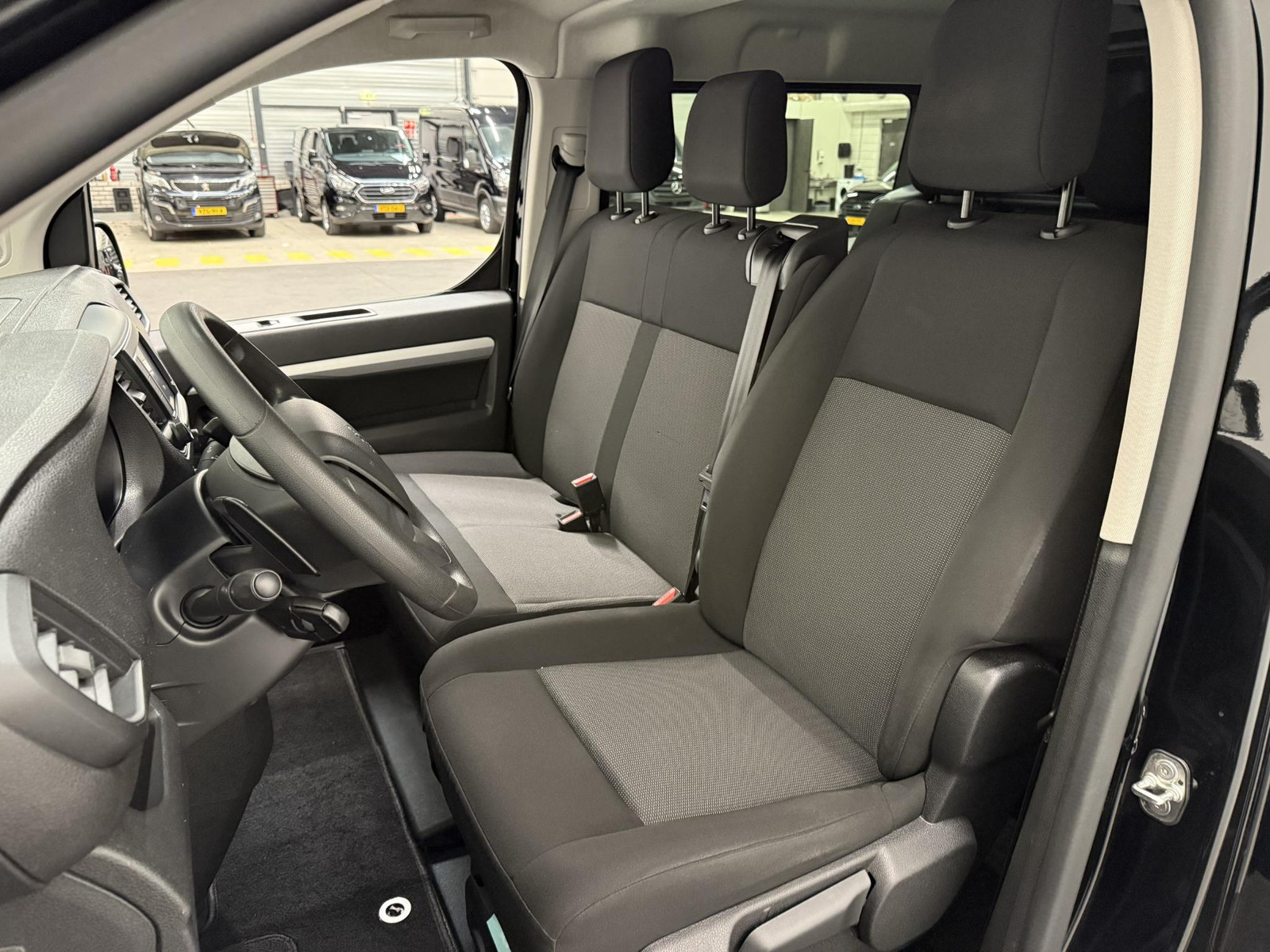 Peugeot Expert 2.0 BlueHDI 180PK Long Dubbele Cabine Automaat
