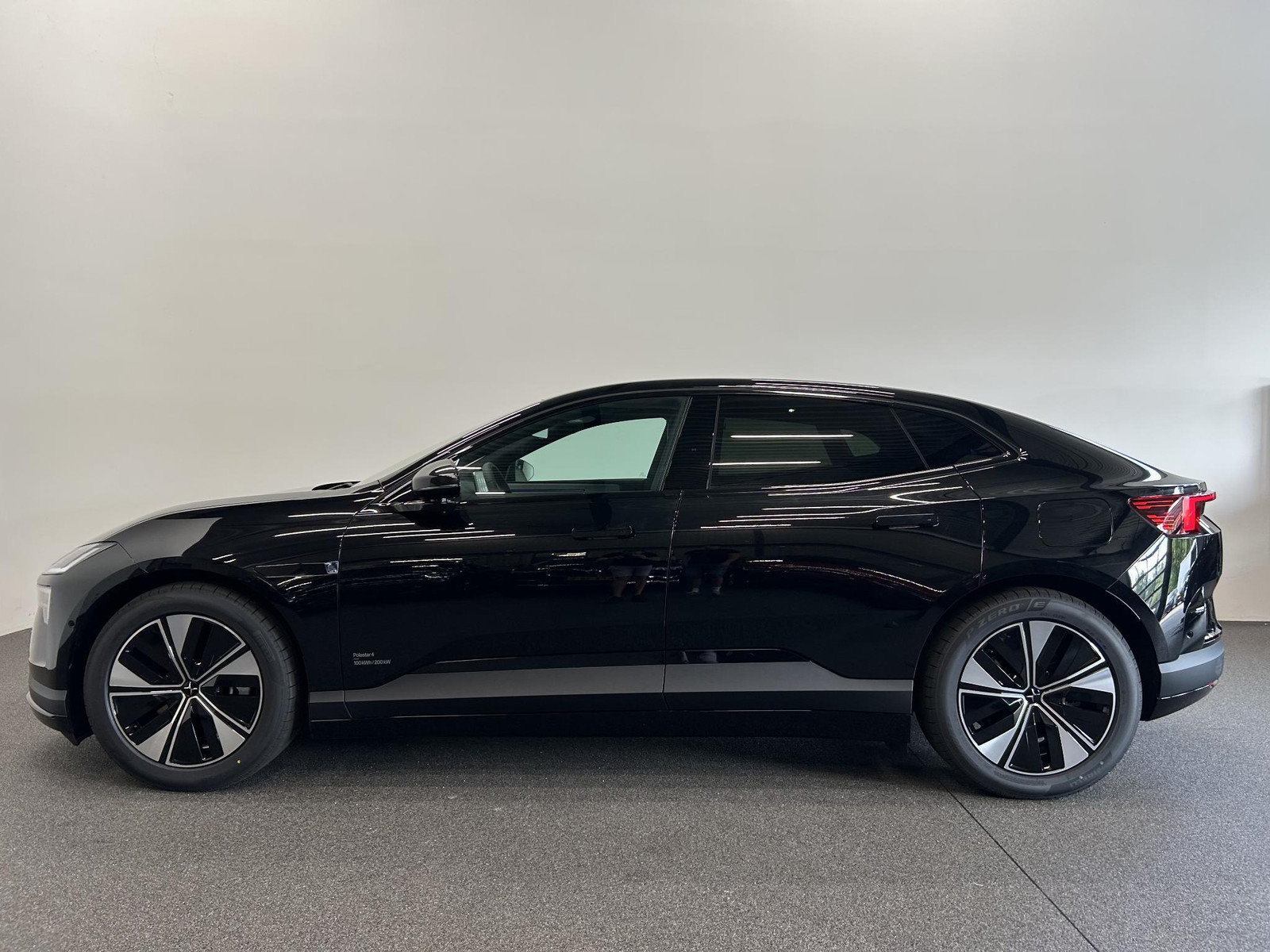Polestar 4 Long Range Single motor Plus 100 kWh