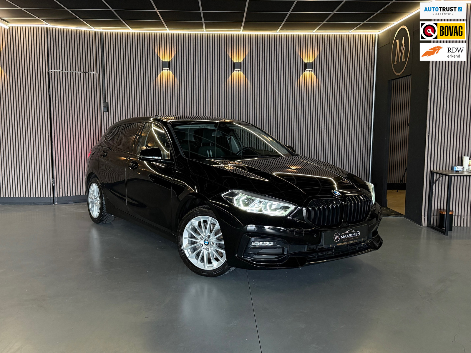 BMW 1 Serie 118i Executive Edition |Digtale Dash|Automaat|Apple Carplay|Keyless|Camera